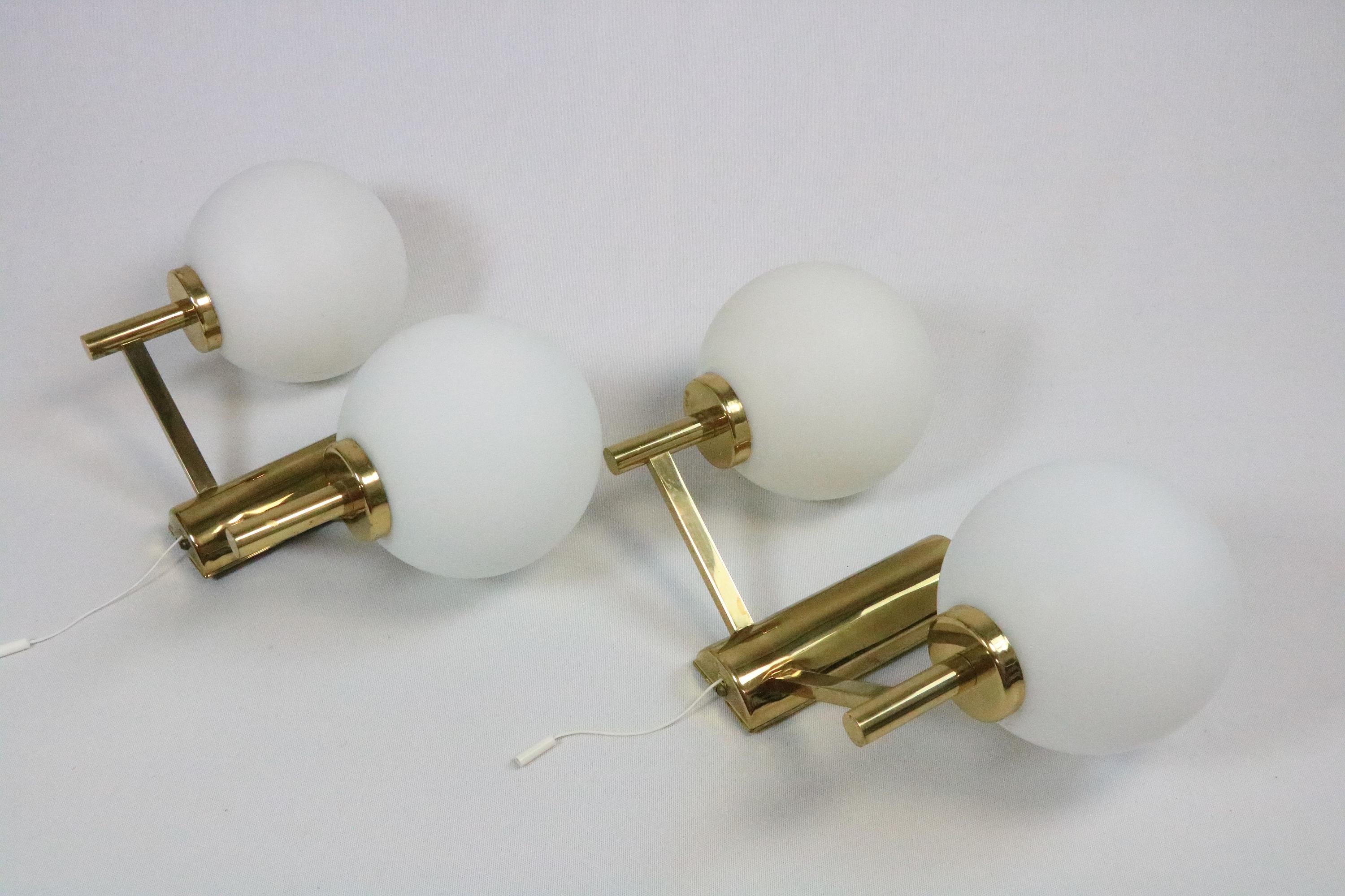 Mid-Century Modern 2 x Double Wall Lamp, Wall Sconce, Glass Balls, Brass, Leclaire, 1970s For Sale