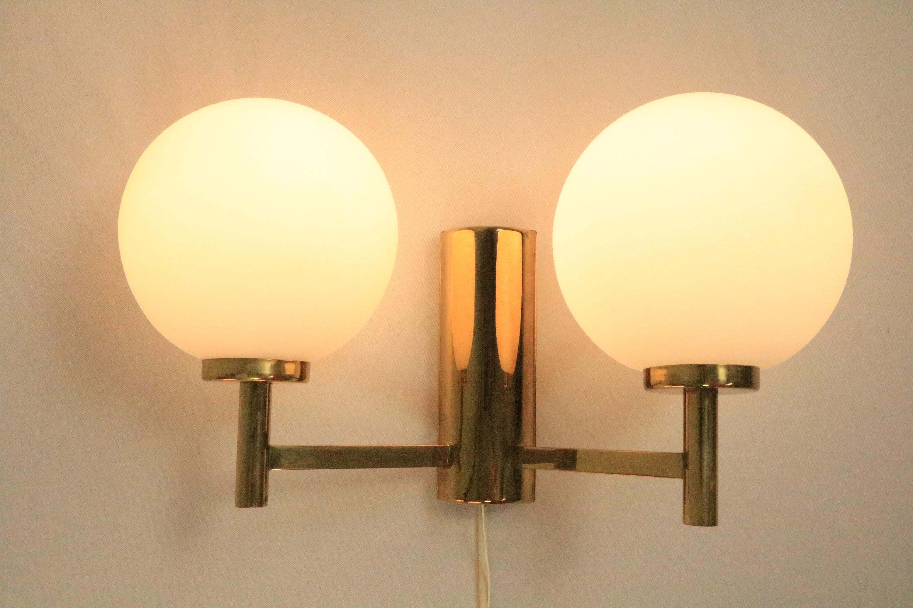 Late 20th Century 2 x Double Wall Lamp, Wall Sconce, Glass Balls, Brass, Leclaire, 1970s For Sale