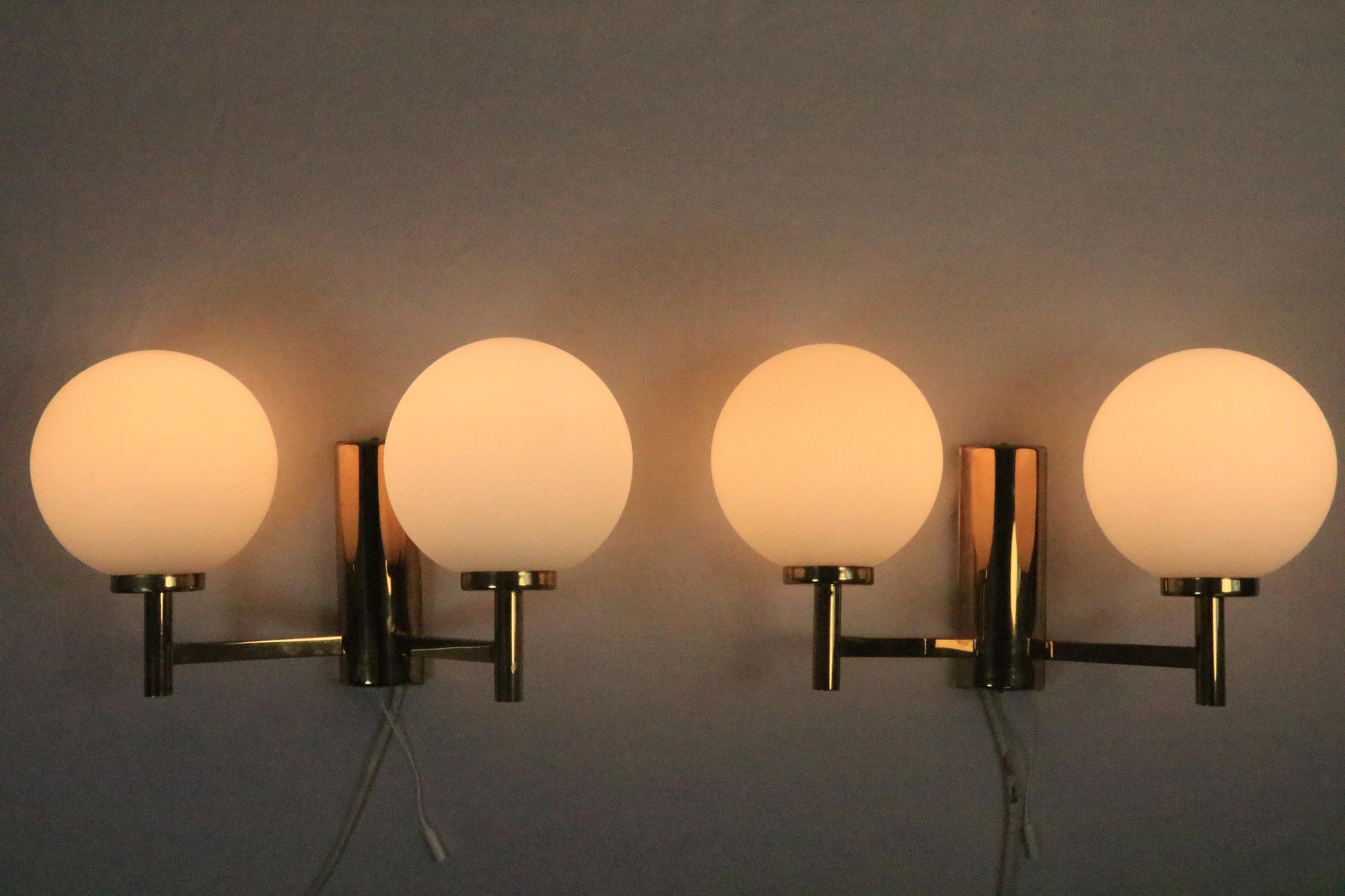 2 x Double Wall Lamp, Wall Sconce, Glass Balls, Brass, Leclaire, 1970s For Sale 3