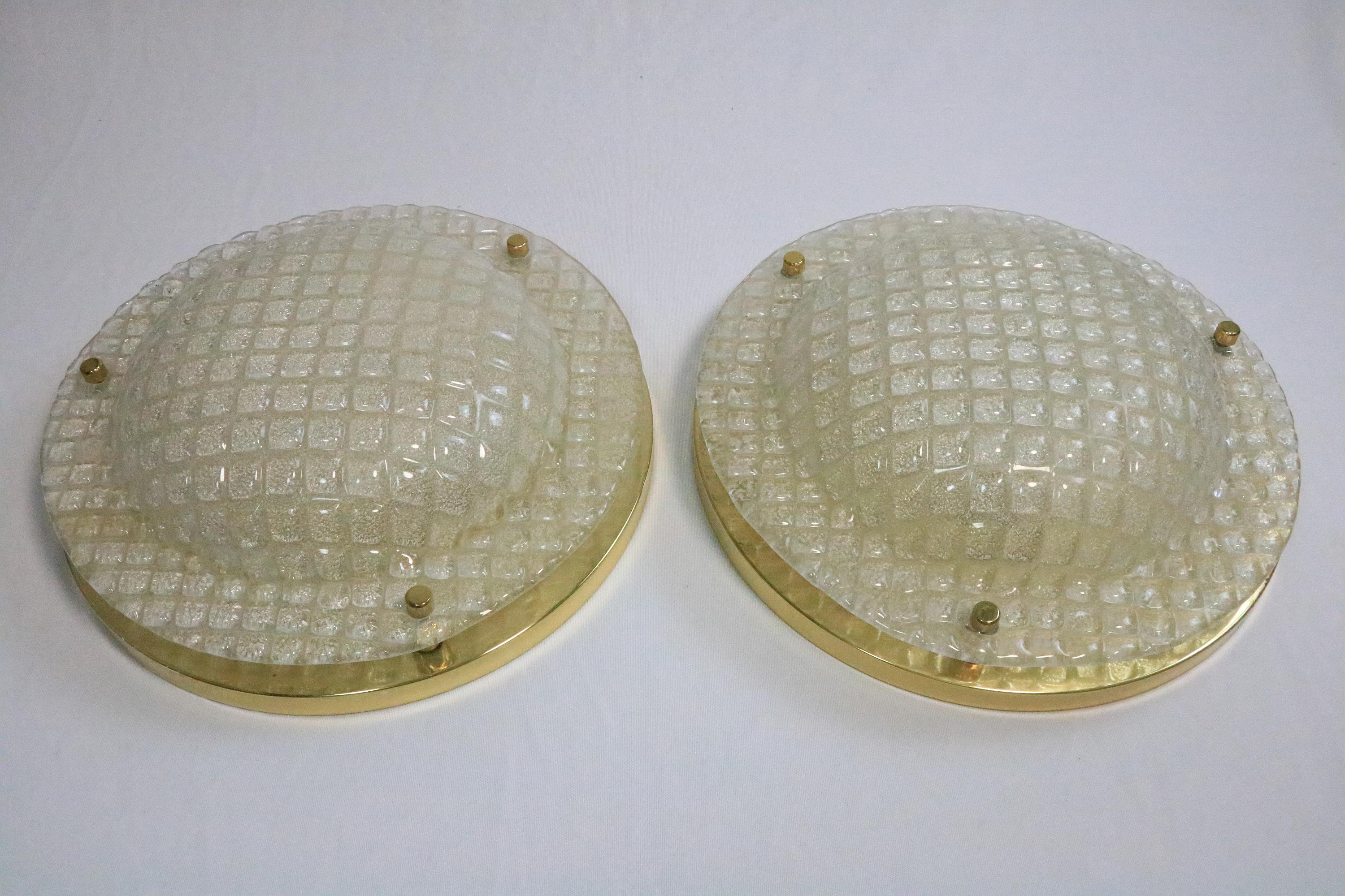 2 x Elegante deutsche Wandleuchte oder Deckenleuchte, Eisglas, von Fischer, 1970er Jahre (Deutsch) im Angebot