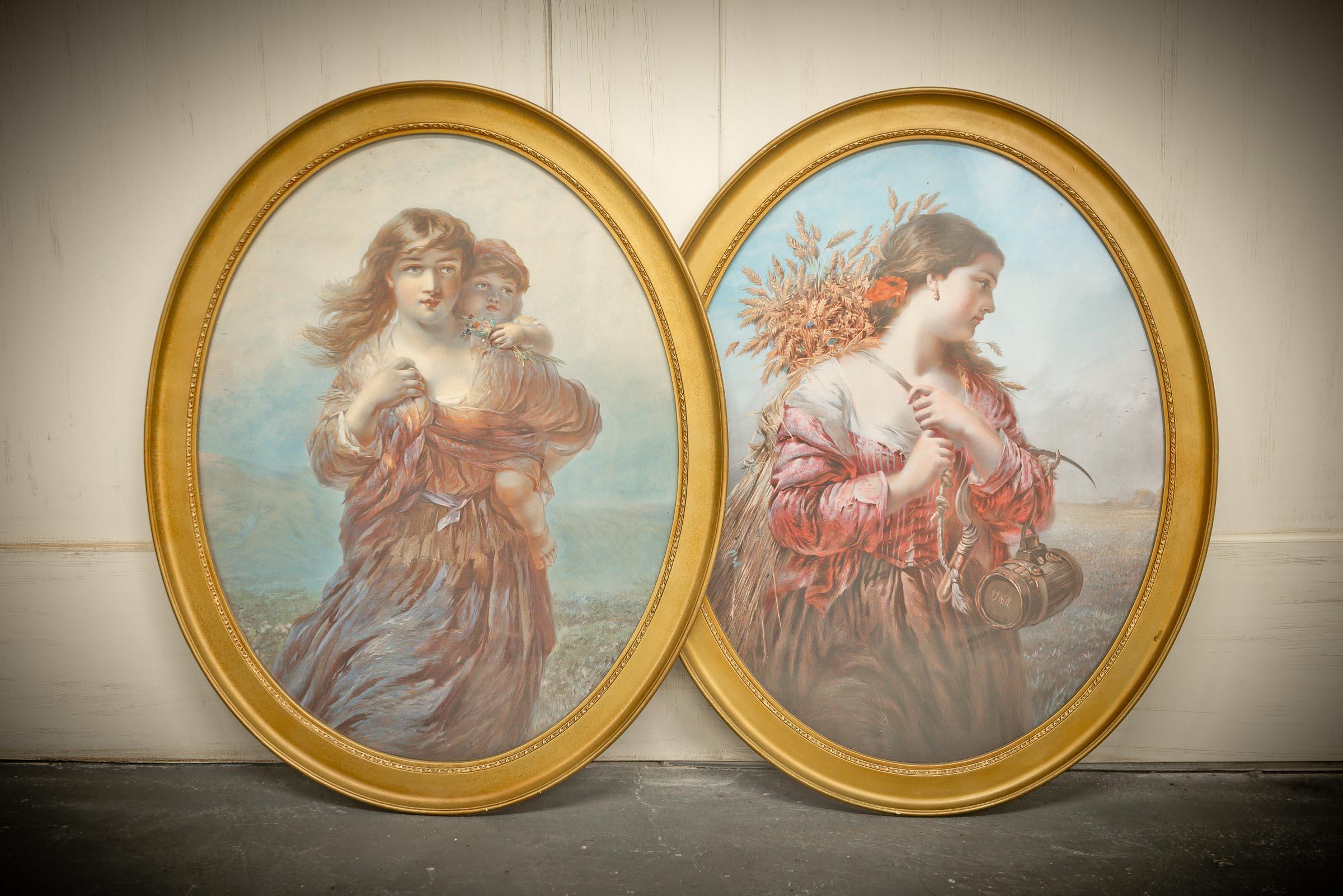 2 x Impressions de femmes ovales encadrées dorées en vente 4