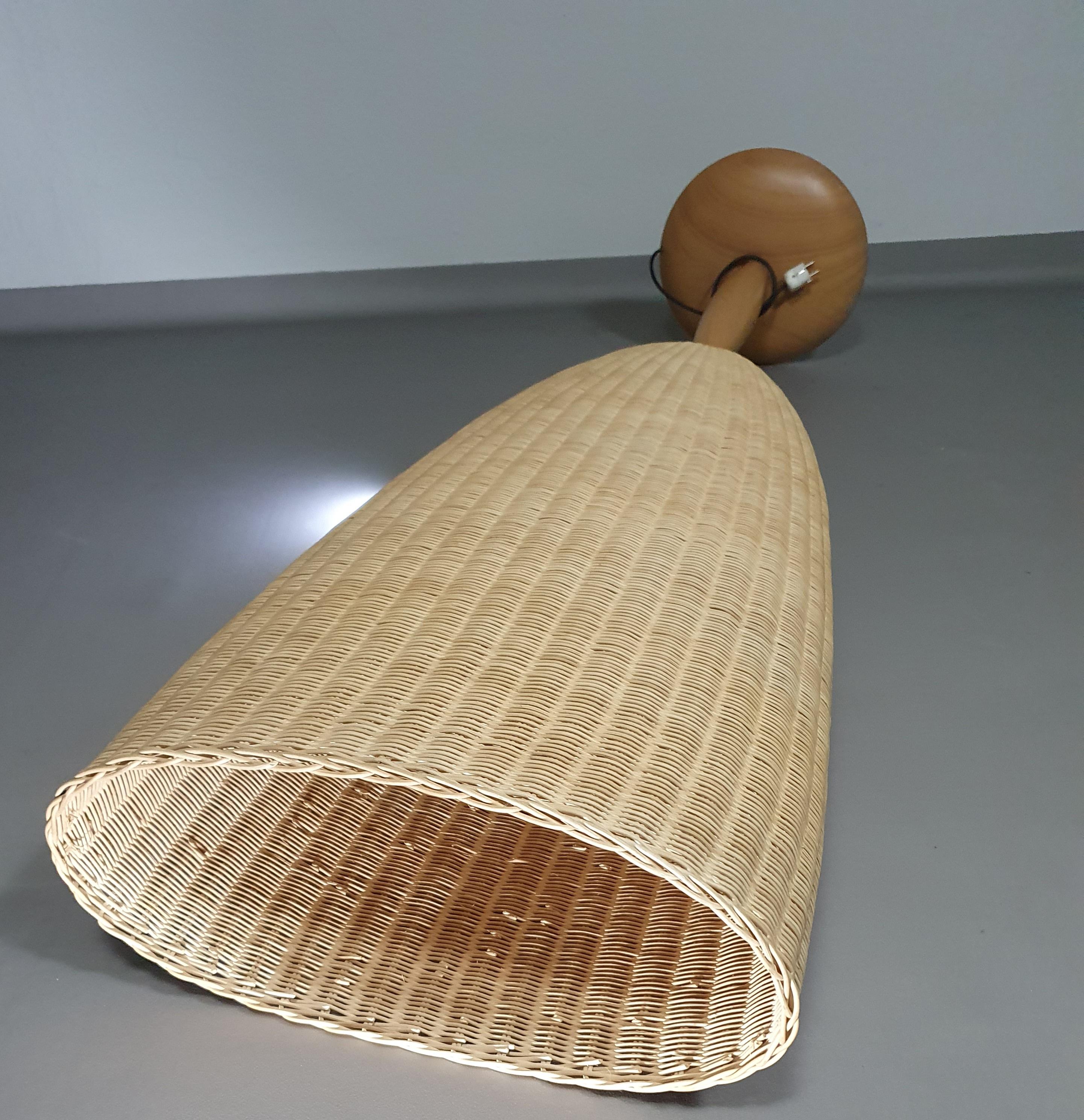 2 x Marco Agnoli for Pierantonio Bonacina XL / Flûte Floor Lamp in Cane and Wood For Sale 3