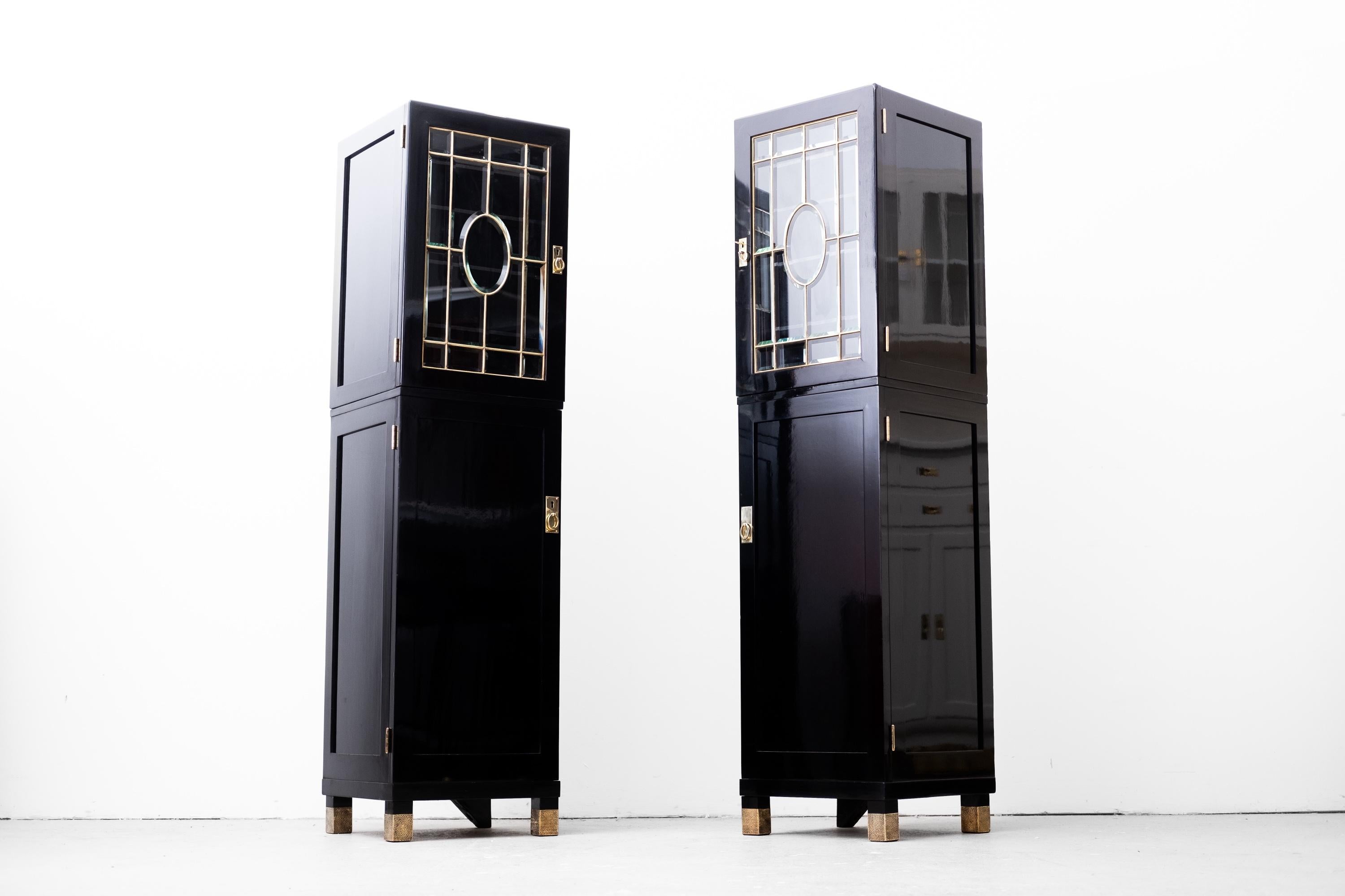 Austrian 2 x original secessionist pillar cabinet by Sigmund Oppenheim (Vienna ca. 1910) For Sale