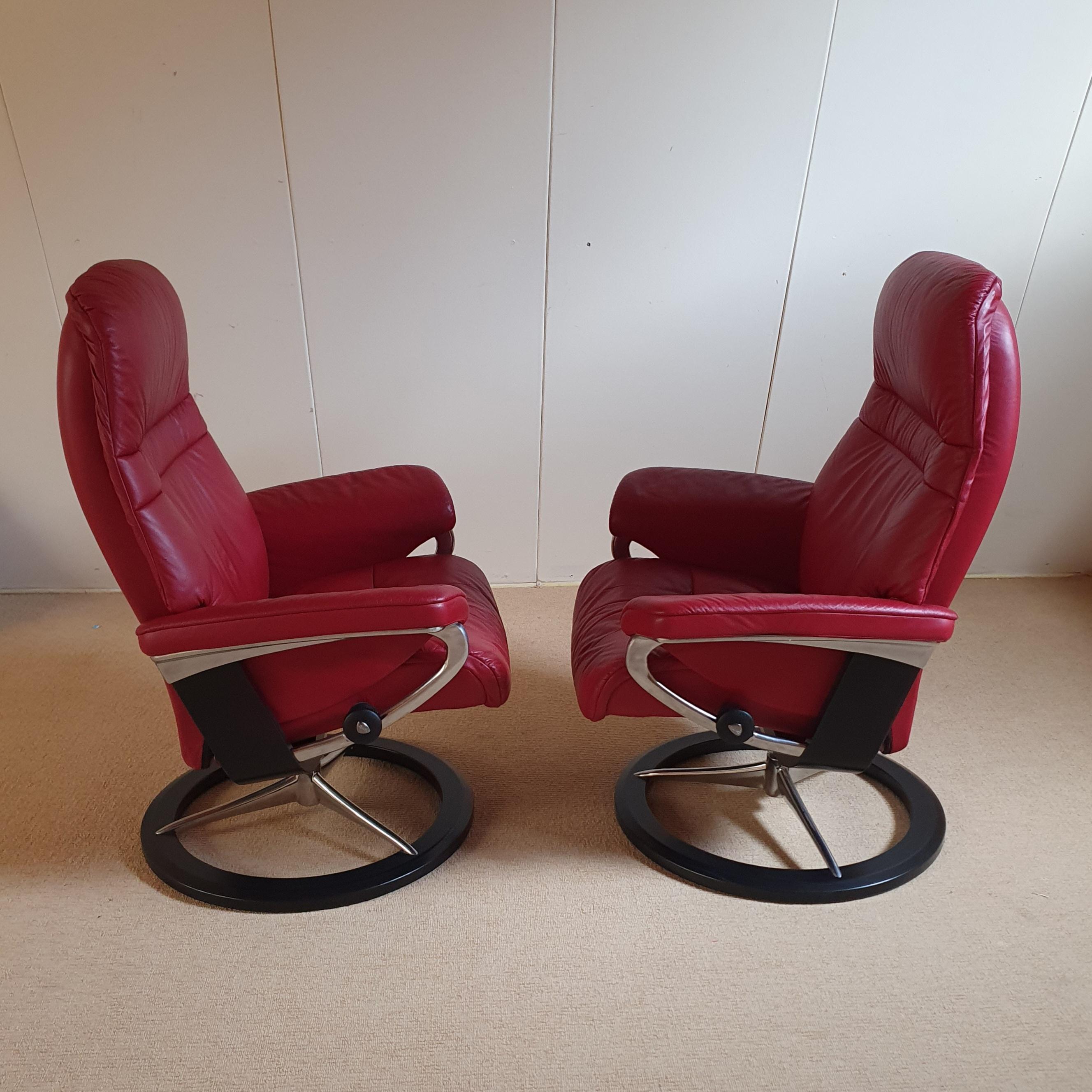 2 x Stressless Aura Recliner chairs with Signature in Cori leather Brick Red 8