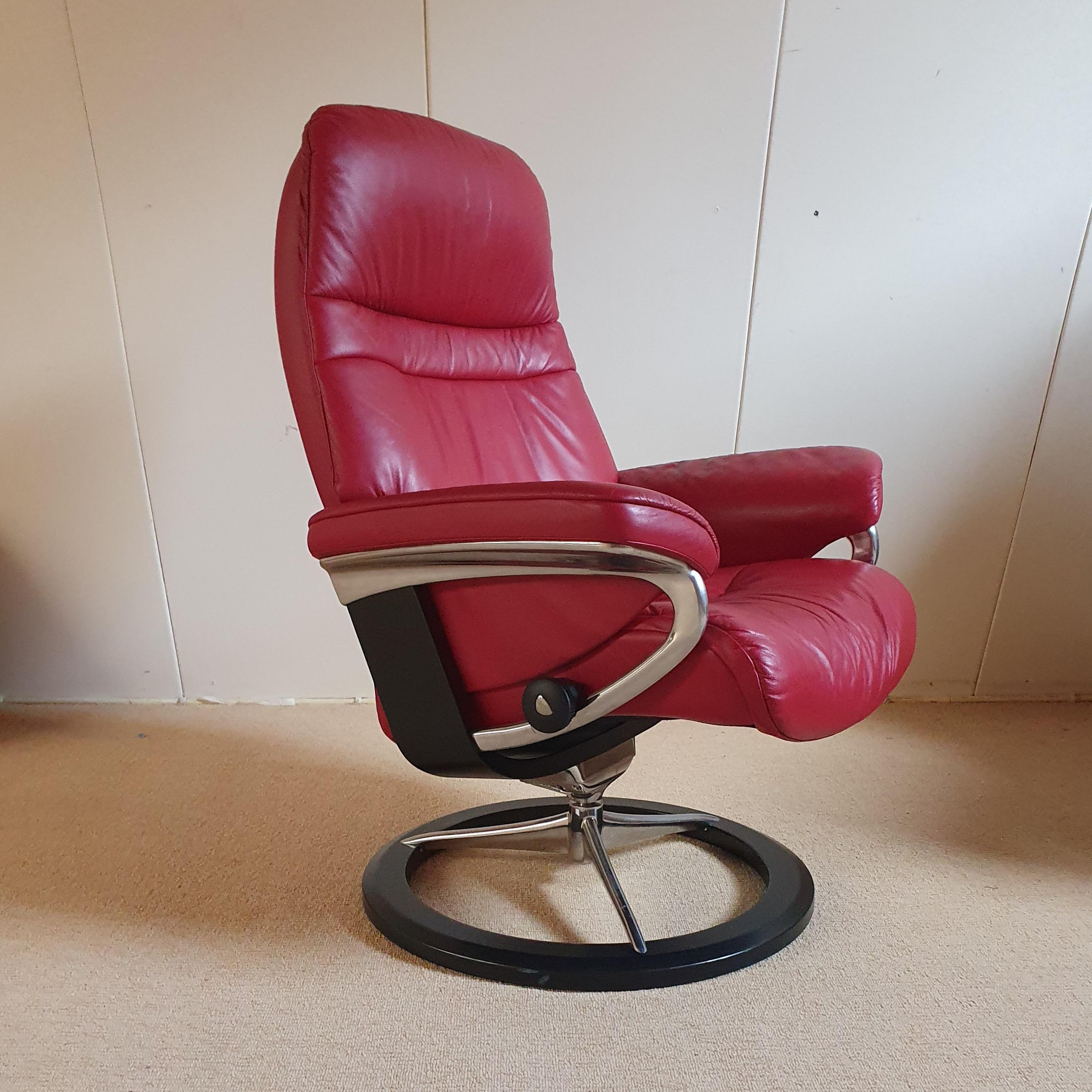 Other 2 x Stressless Aura Recliner chairs with Signature in Cori leather Brick Red