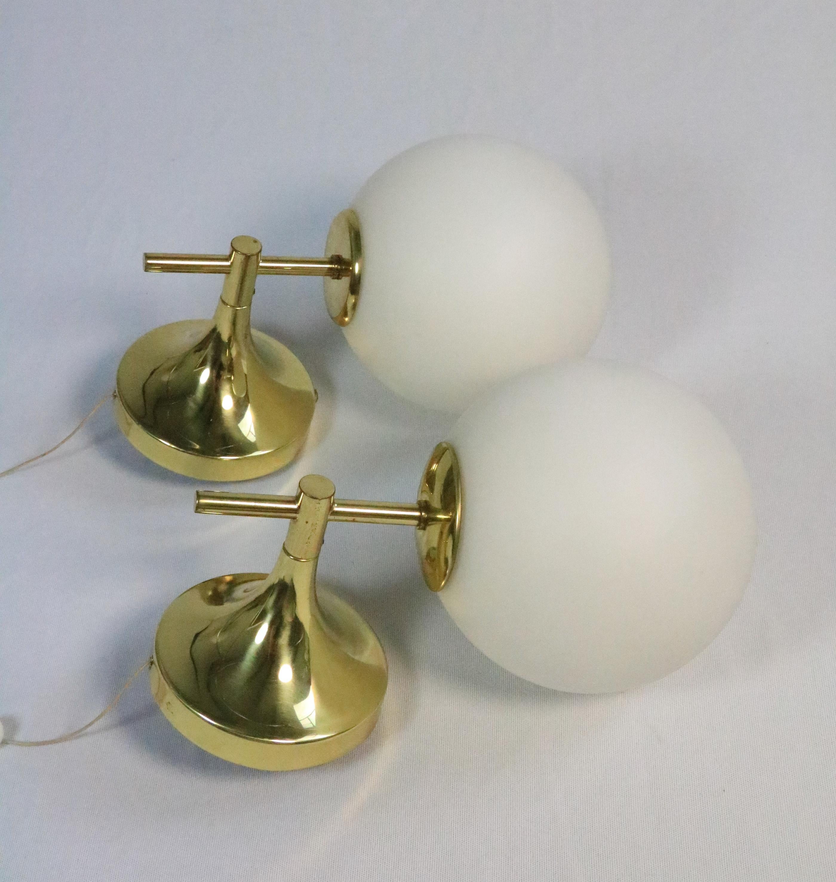 2 x Wall Lamp, Wall Sconce, Glass Balls, by TEMDE, Brass, 1970s For Sale 8