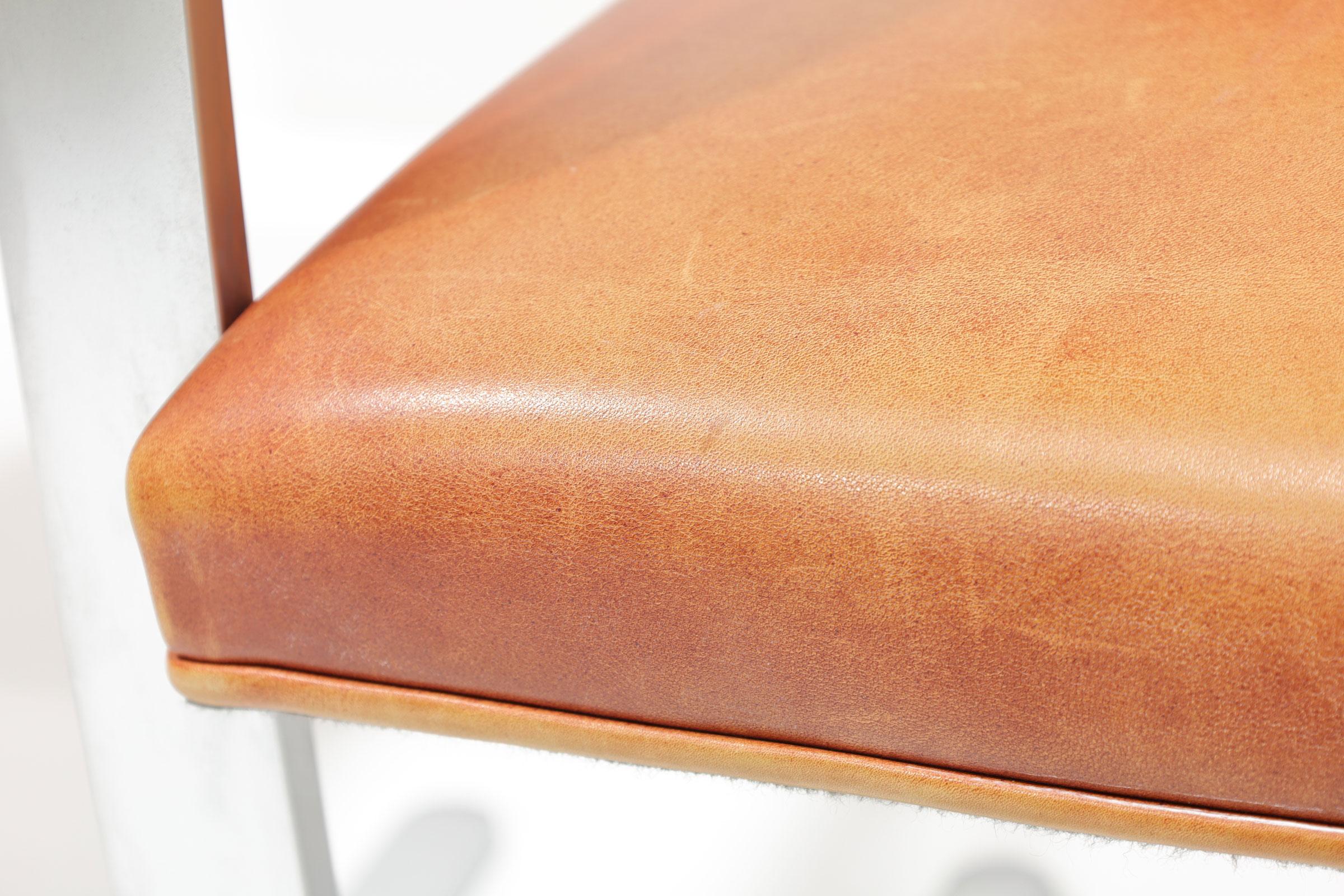 20 verfügbar !! Flachbarer Brünner Stuhl von Knoll aus gebürstetem Stahl, Leder (Moderne der Mitte des Jahrhunderts) im Angebot