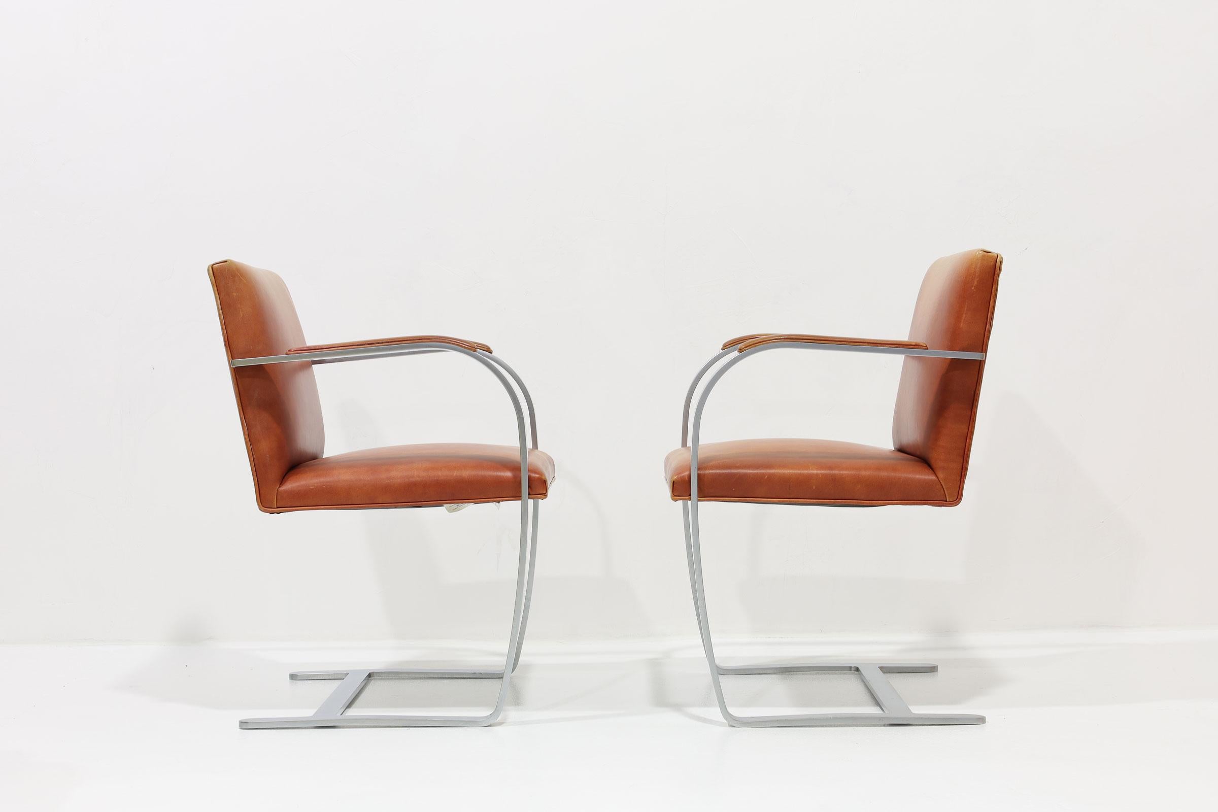 20th Century 20 Available !! Knoll Flat Bar Brno Chair in Brushed Steel, Leather For Sale