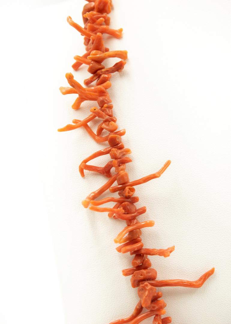 Beautiful branch coral necklace measuring 20
