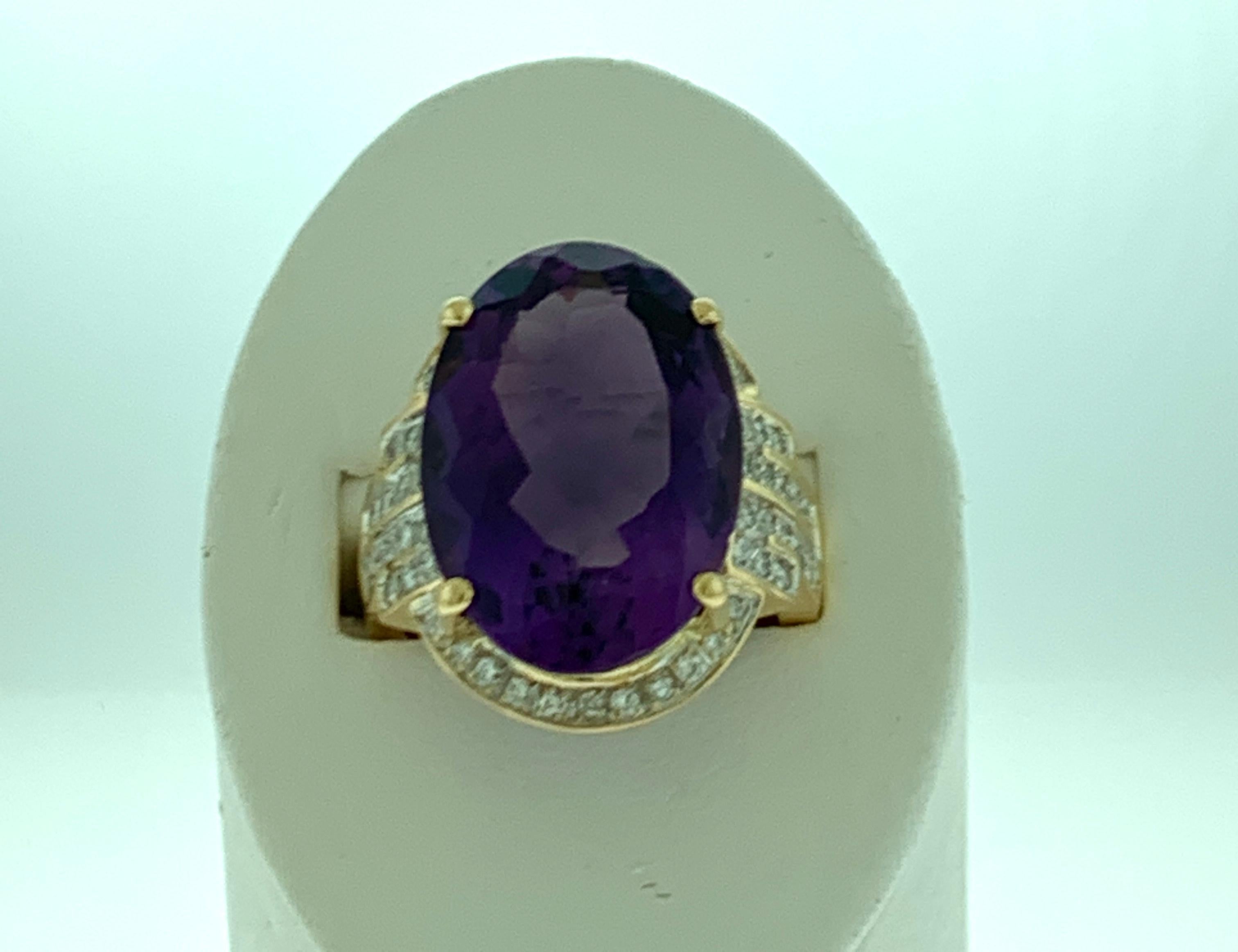 20 Carat Amethyst and 1 Carat Diamond Cocktail Ring in 14 Karat Yellow Gold In Excellent Condition In New York, NY