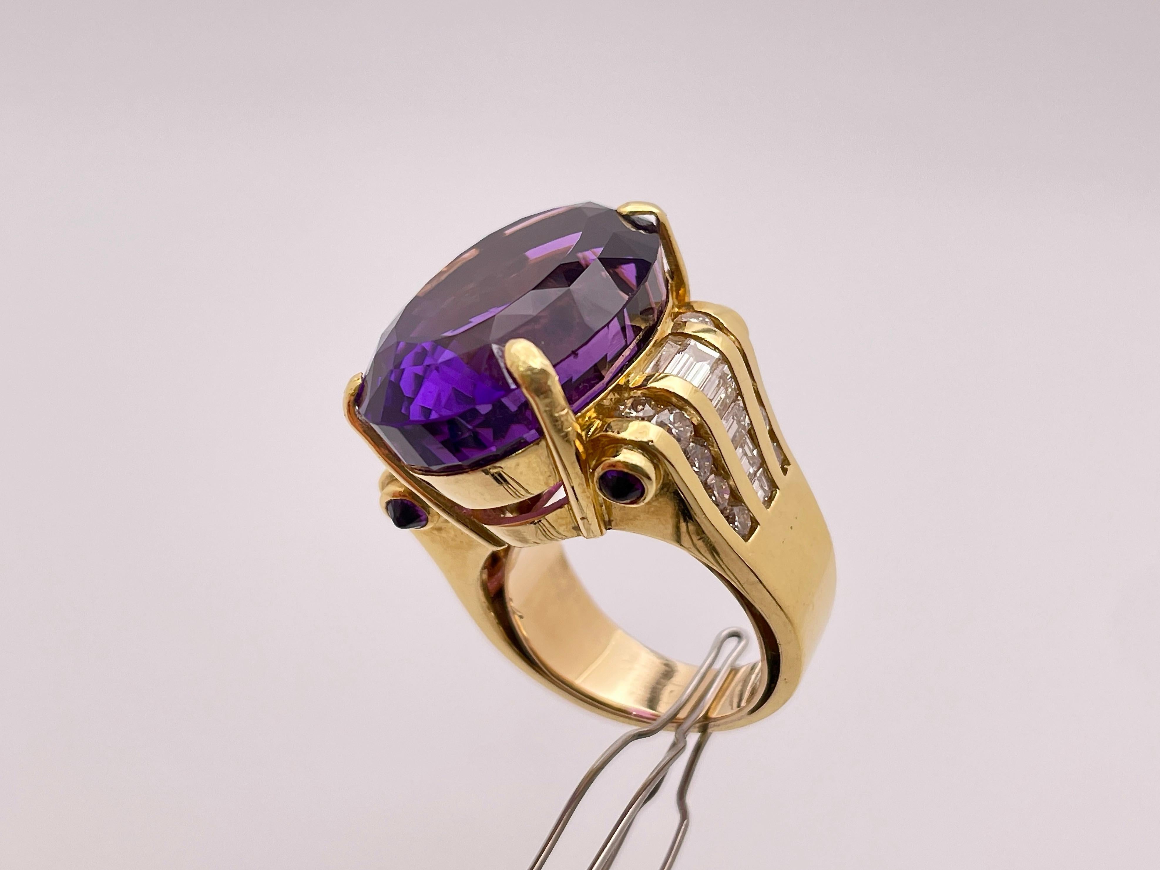 Oval Cut 20 Carat Amethyst Diamond 18 Karat Yellow Gold Ring For Sale