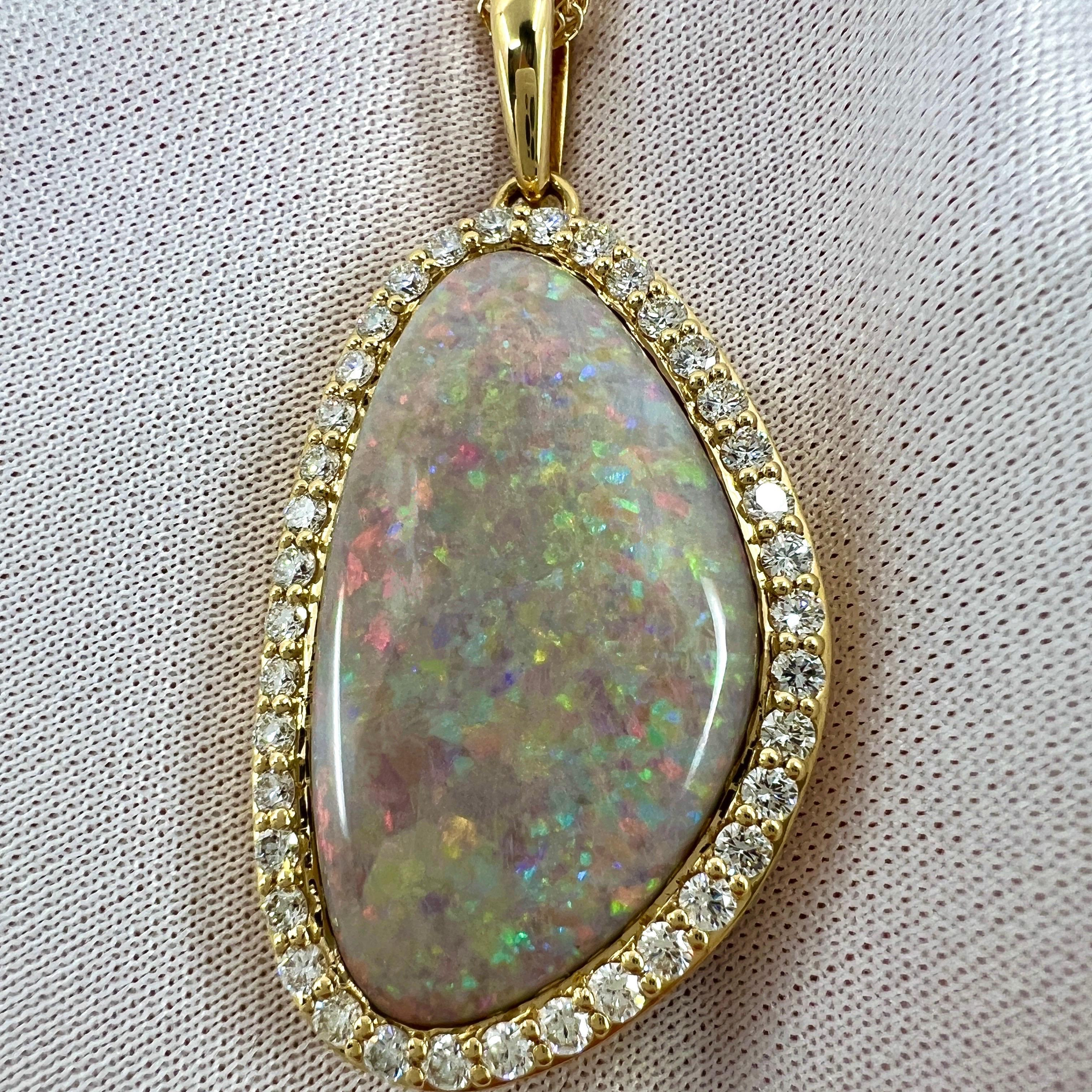 20 Carat Australian Coober Pedy Opal & Diamond 18k Yellow Gold Pendant Necklace For Sale 1