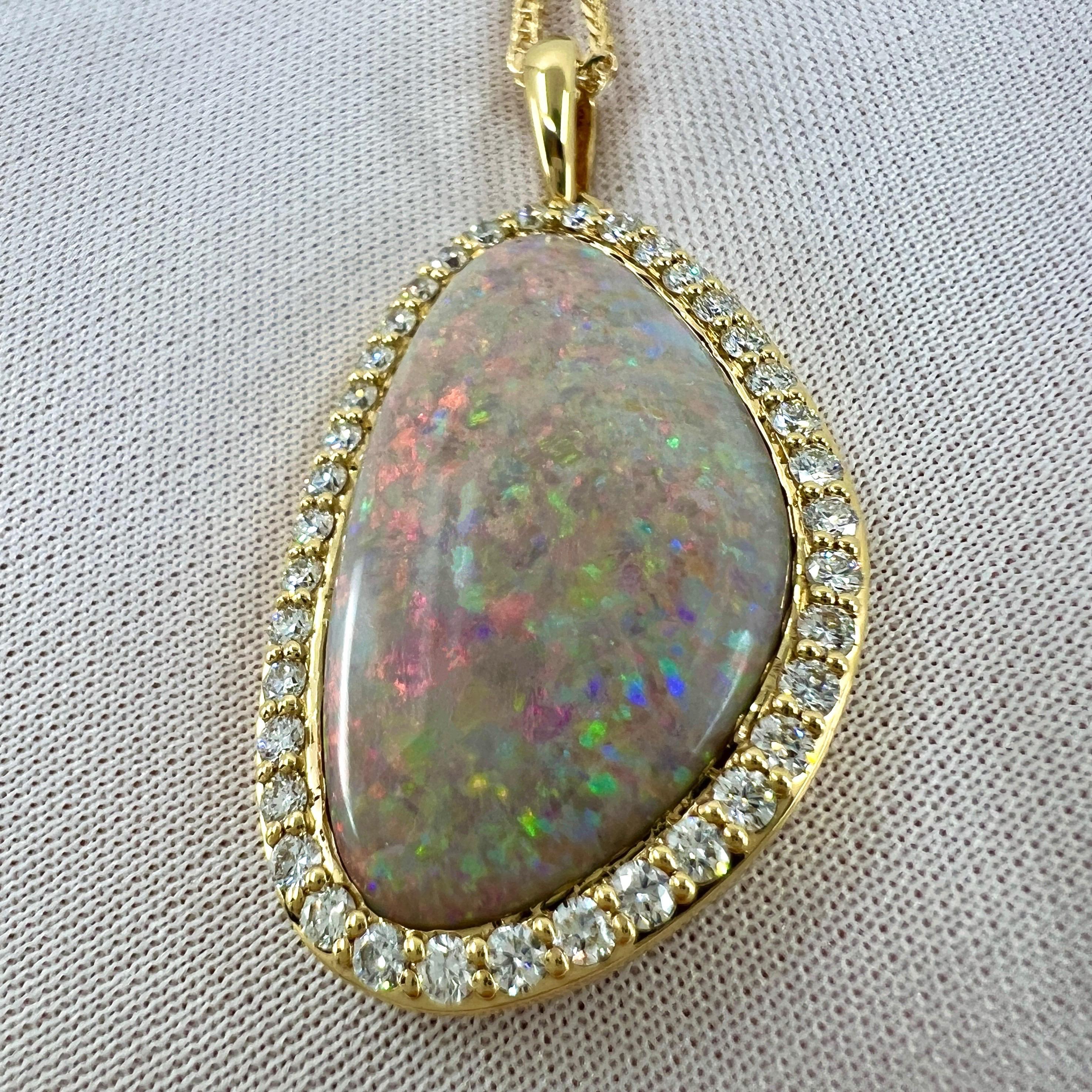 20 Carat Australian Coober Pedy Opal & Diamond 18k Yellow Gold Pendant Necklace For Sale 3