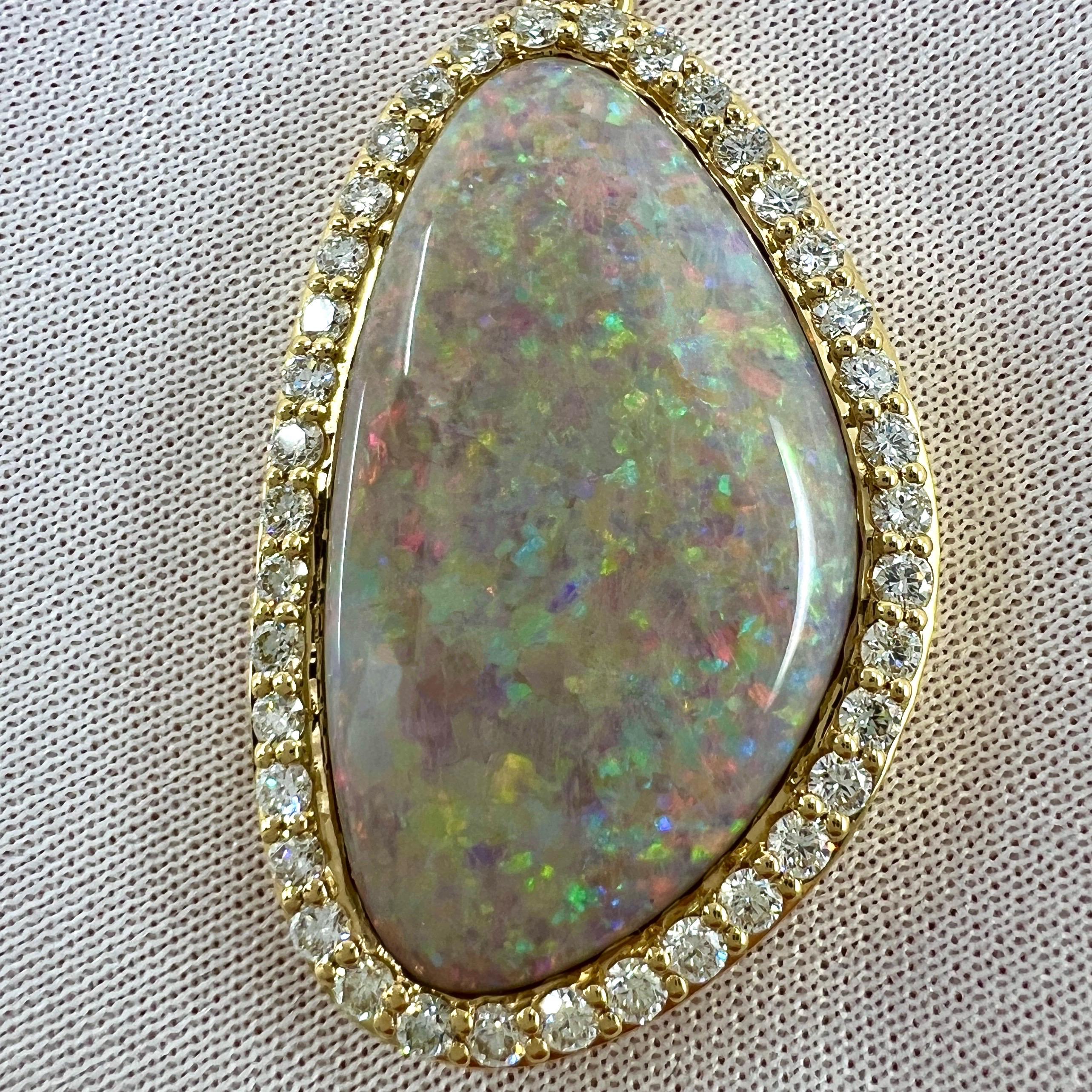 20 Carat Australian Coober Pedy Opal & Diamond 18k Yellow Gold Pendant Necklace For Sale 2