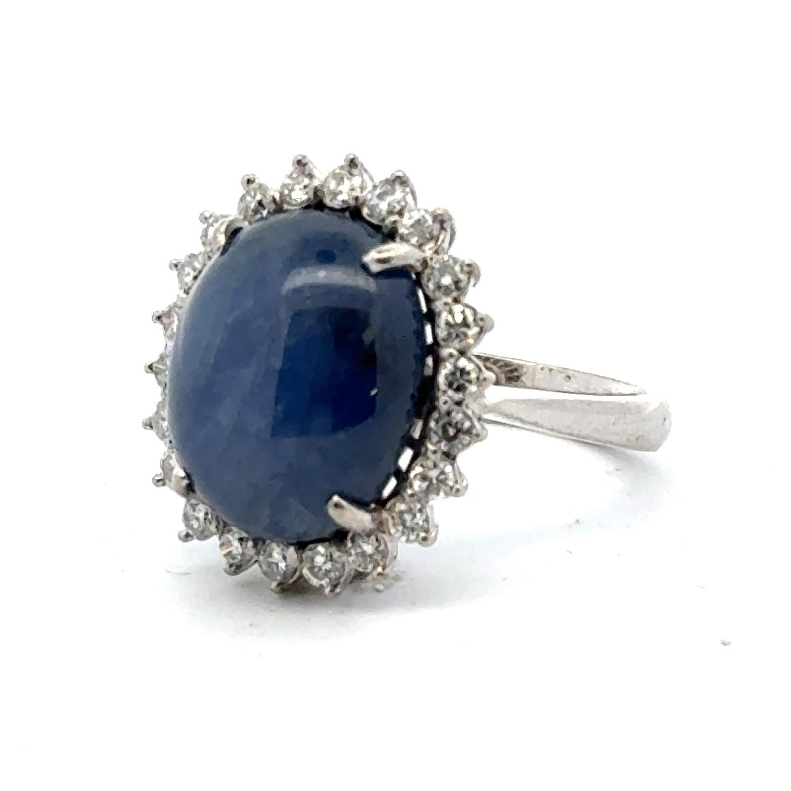 20 Carat Blue Cabochon Sapphire & Diamond 18 Karat White Gold Ring In Excellent Condition For Sale In Boca Raton, FL