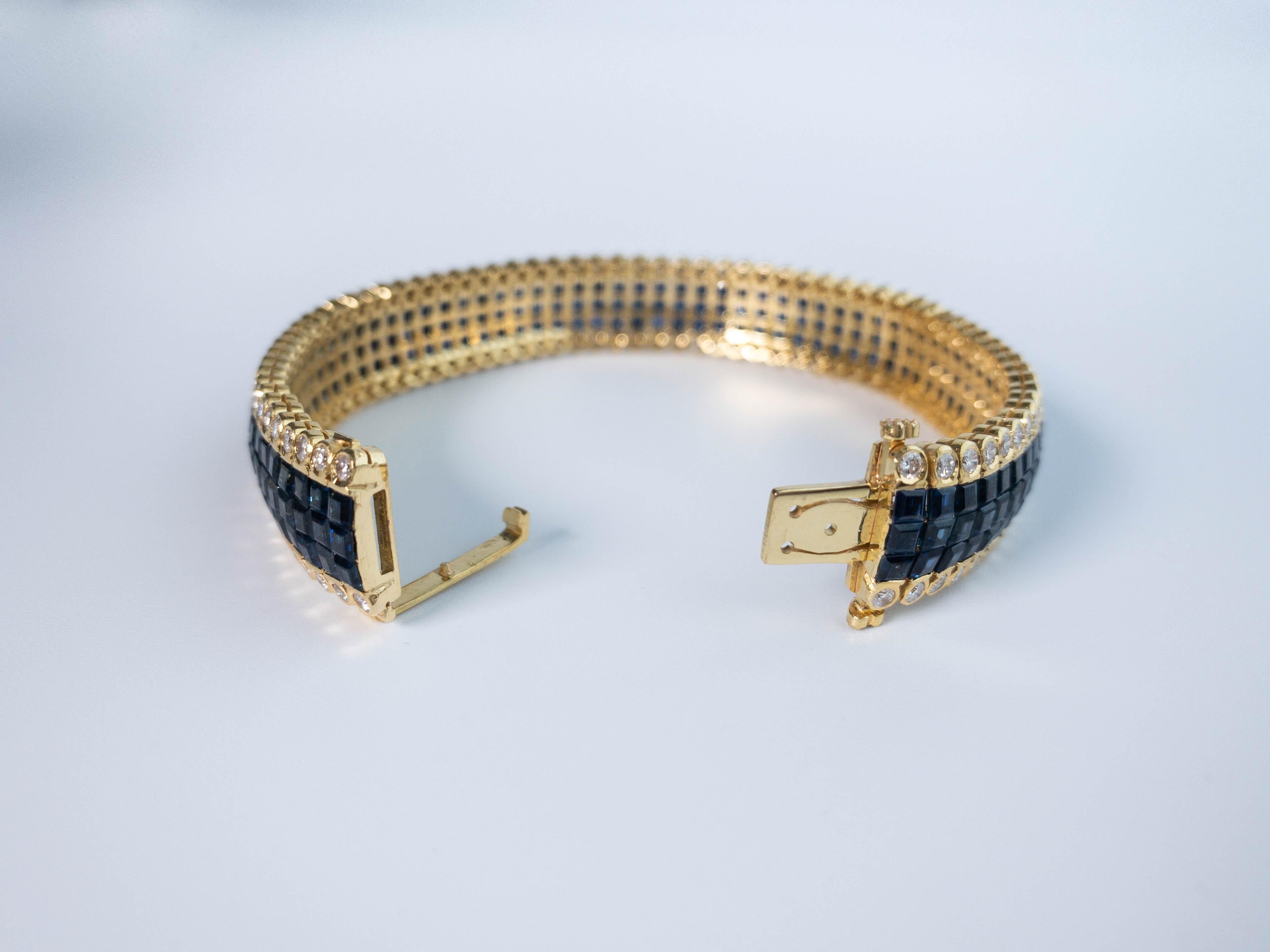20 Karat Blauer Saphir und 4 Karat Diamant Unsichtbar gefasstes Armband aus 18 Karat Gold (Art déco) im Angebot