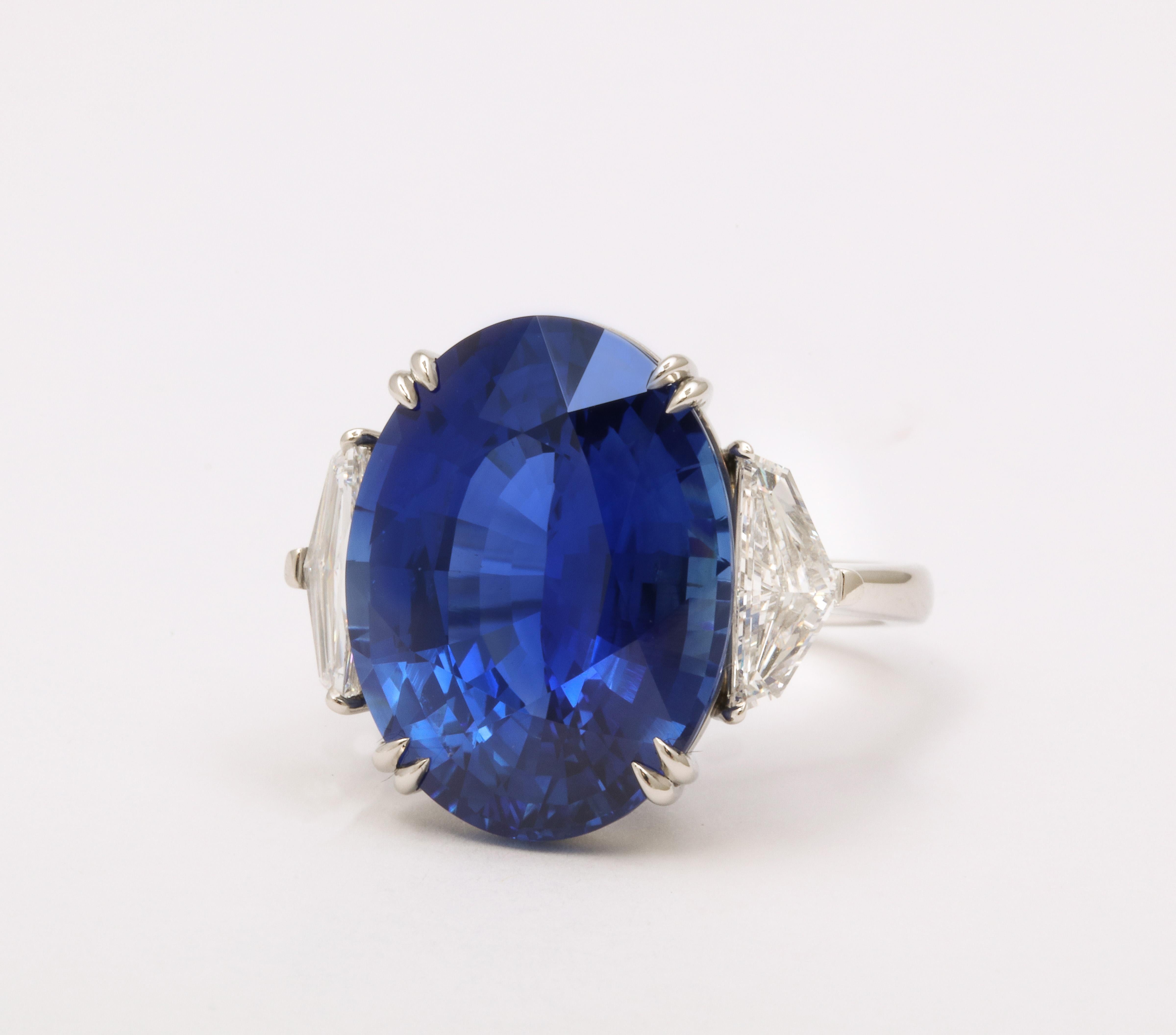 Women's 20 Carat Blue Sapphire Ring For Sale