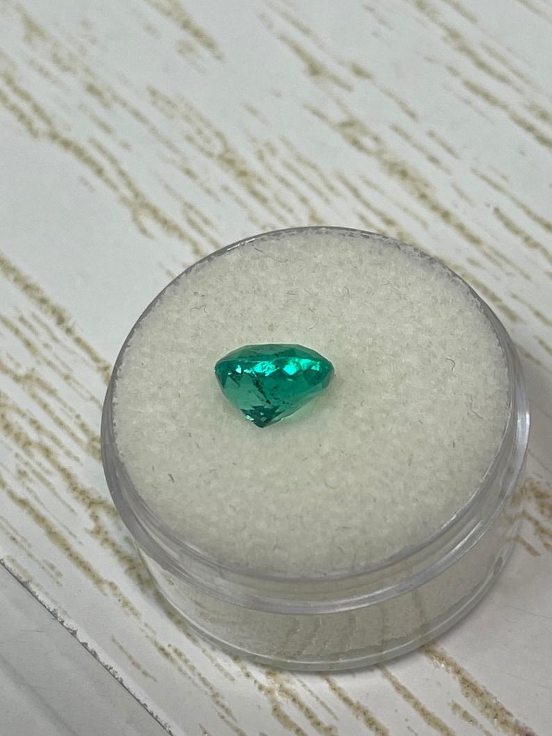 Esmeralda colombiana verde azulada de 2,0 quilates - Gema suelta talla cojín alargada en venta 1
