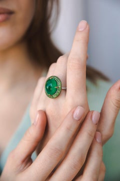 20 Carat Cabochon Emerald Diamonds Ring White 18 Karat Gold, 1970