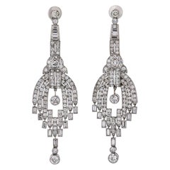 Orecchini in platino Art Deco da 20 carati con lampadario pendente