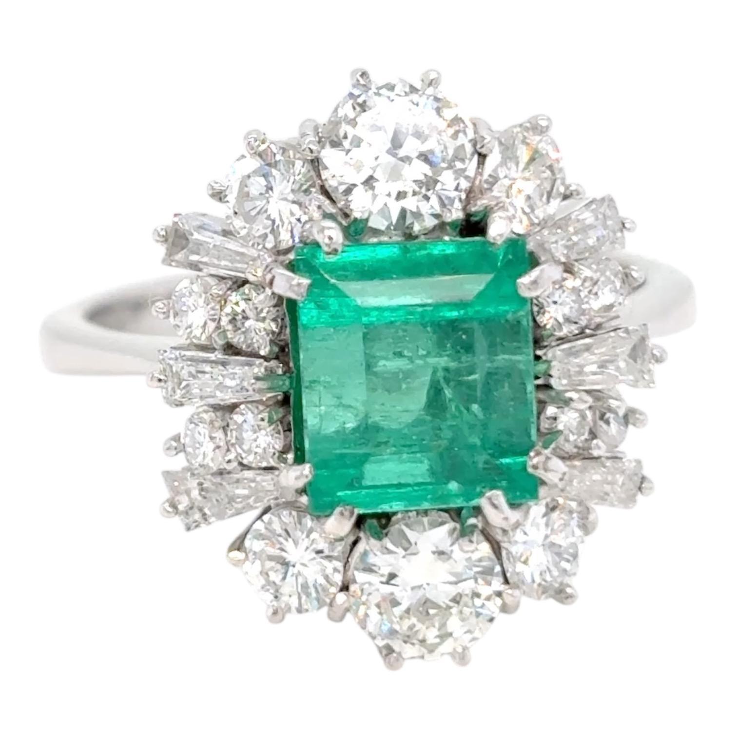 2,0 Karat kolumbianischer Smaragd-Diamant-Goldring im Angebot 1