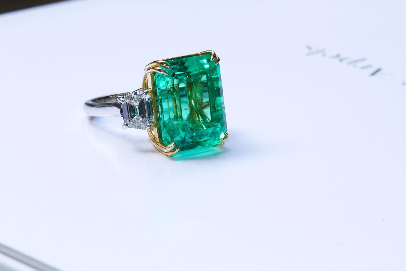 20 Carat Colombian Emerald Engagement Ring 2