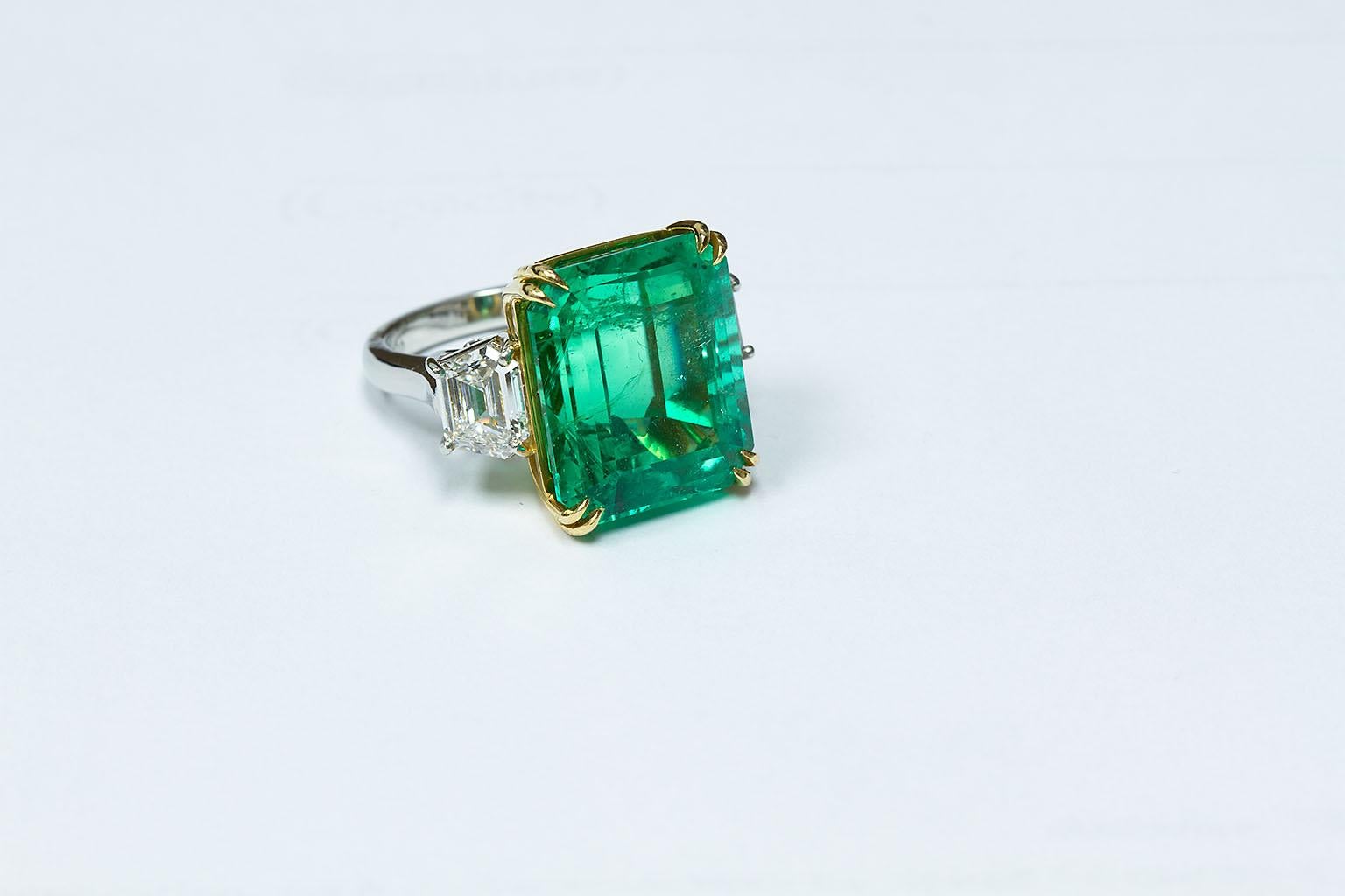 20 Carat Colombian Emerald Engagement Ring 5