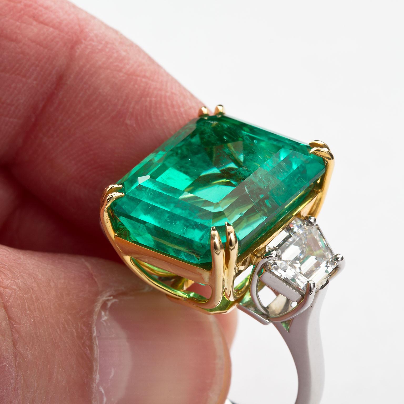 Women's 20 Carat Colombian Emerald Engagement Ring 