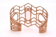 Chevron-Armreif aus 14 Karat Roségold mit rosa Morganit im Kissenschliff