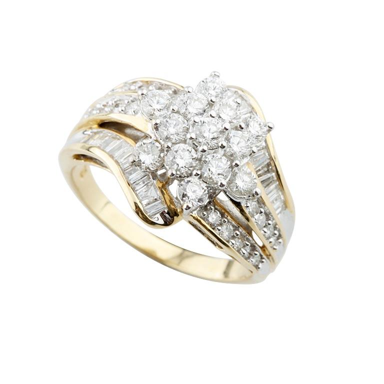 Round Cut 2.0 Carat Diamond Cluster Ring in Yellow and White Gold For Sale
