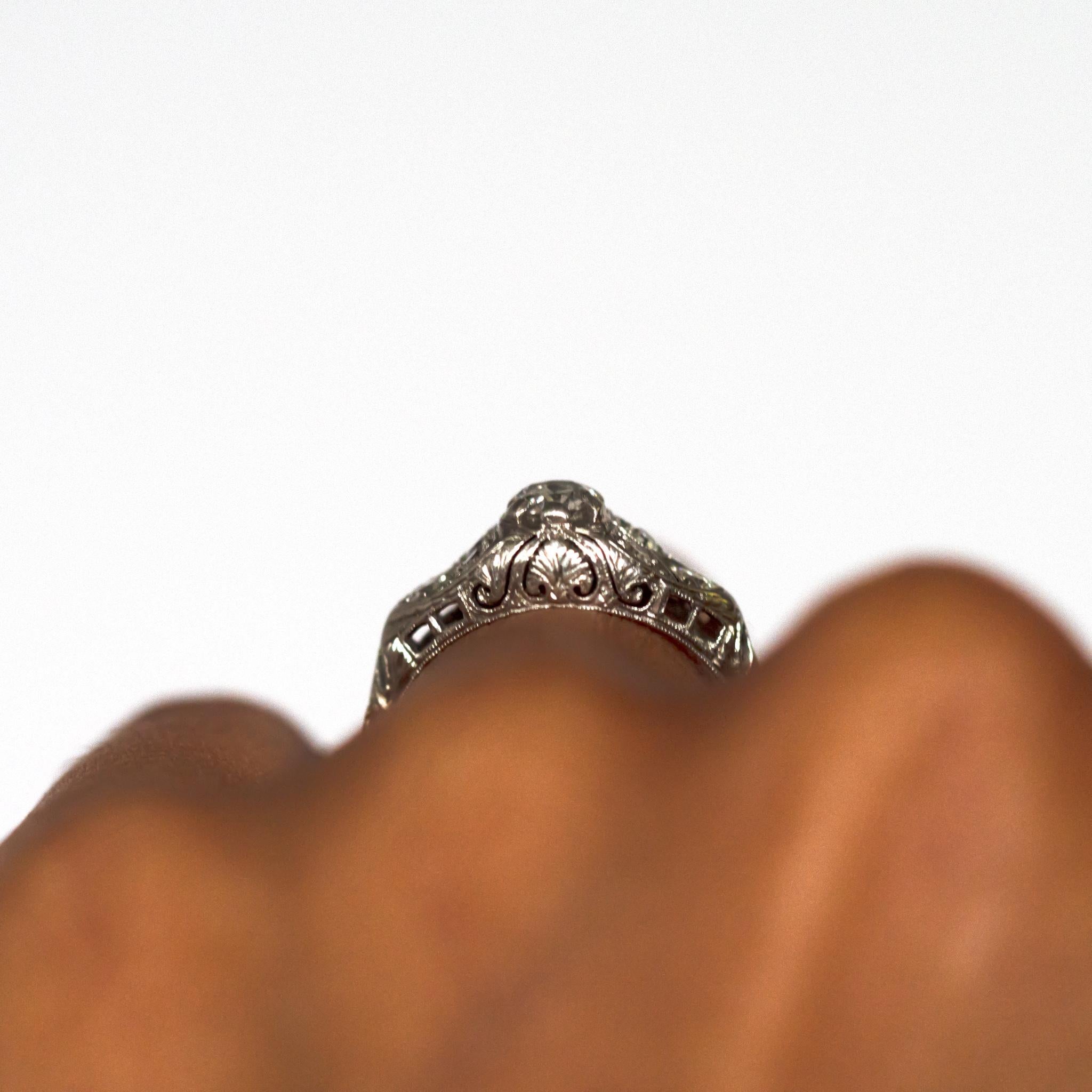 Women's or Men's .20 Carat Diamond Platinum Engagement Ring For Sale