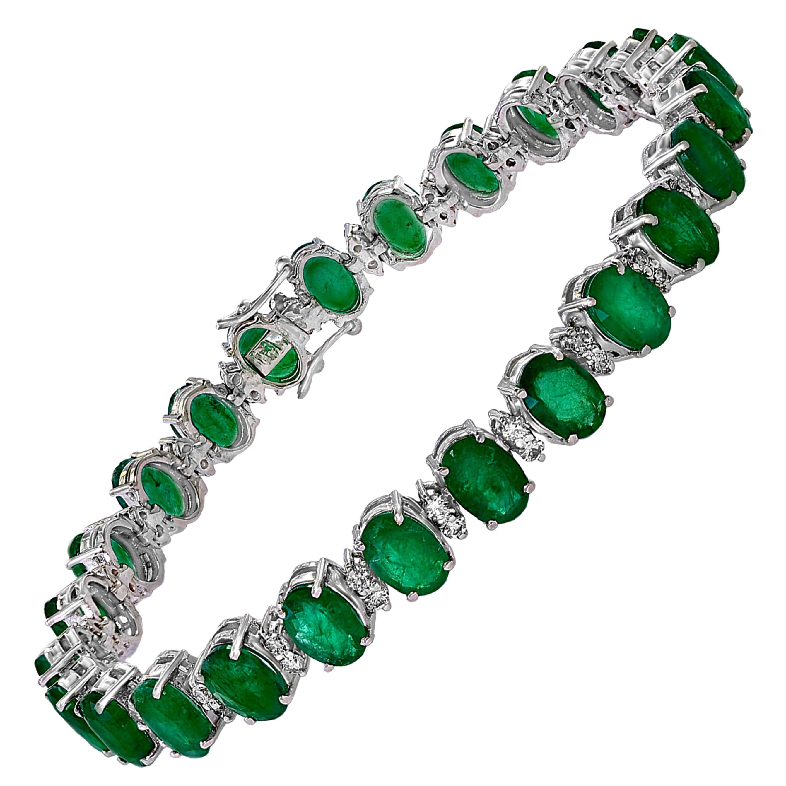 20 Carat Emerald 1.8 Carat Diamond Tennis Bracelet 18 Karat White Gold