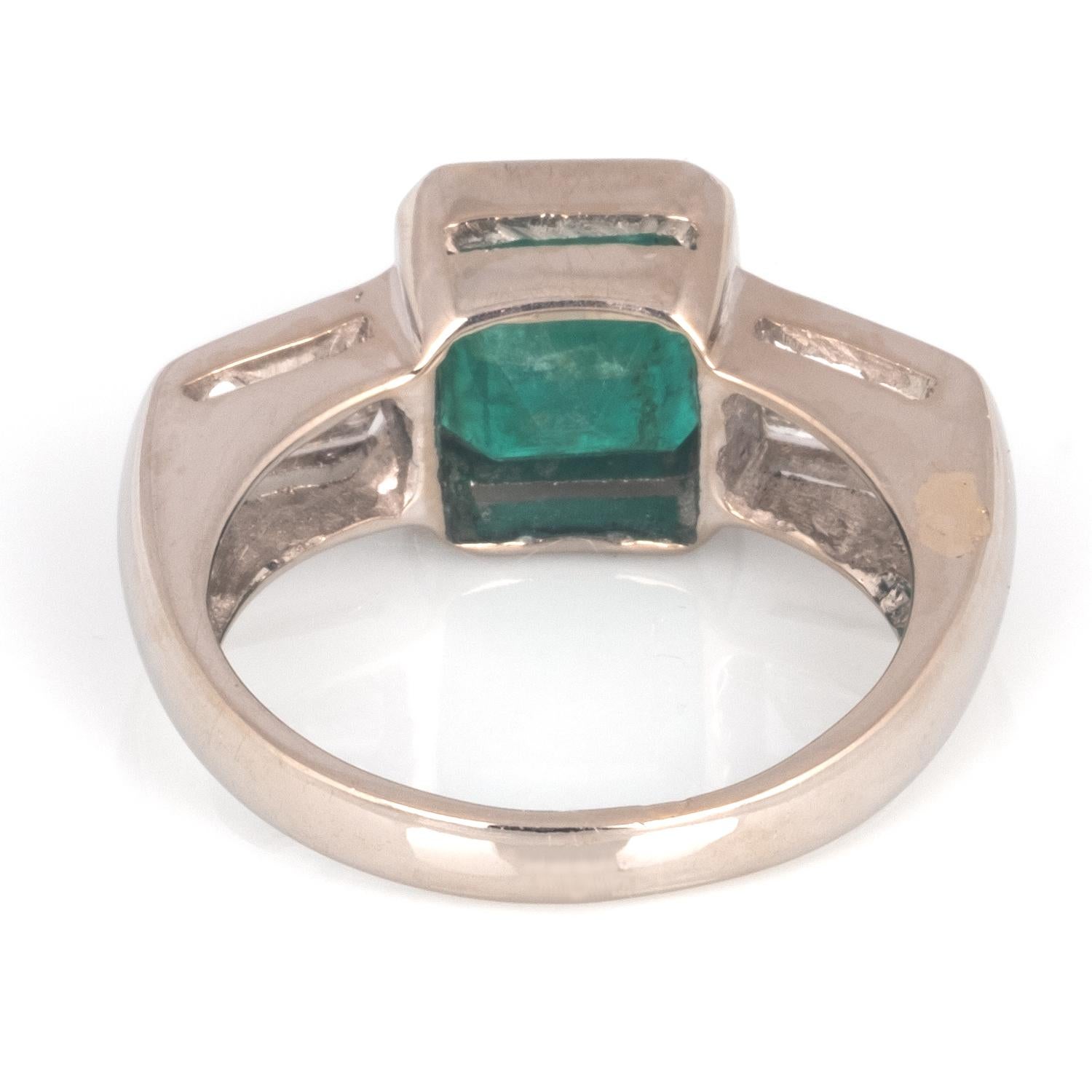 2.0 Carat Emerald and Diamond Baguette Art Deco Ring For Sale 1