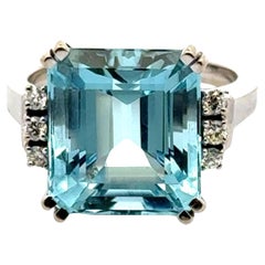 20 Carat Emerald Cut Aquamarine & Diamond 14 Karat White Gold Cocktail Ring