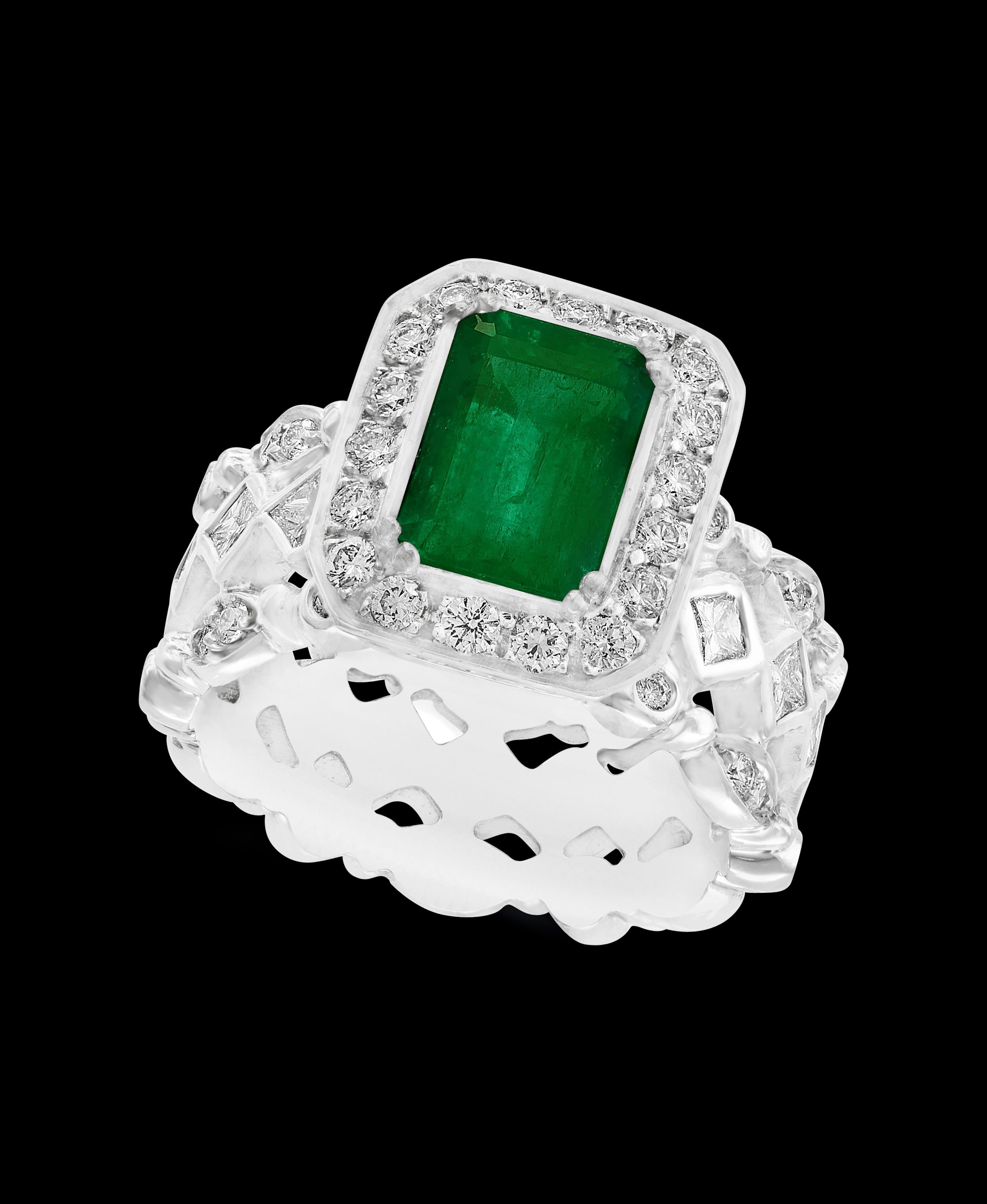 2,0 Karat kolumbianischer Smaragd im Smaragdschliff und Diamantring der Designerin Doris Panos im Zustand „Hervorragend“ im Angebot in New York, NY