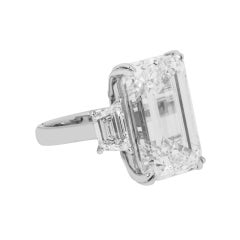 20 Carat Emerald Diamond Ring 18K Gold Unparalleled Brilliance