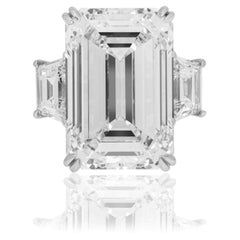 20 Carat Emerald Diamond Ring 18K Gold Unparalleled Brilliance