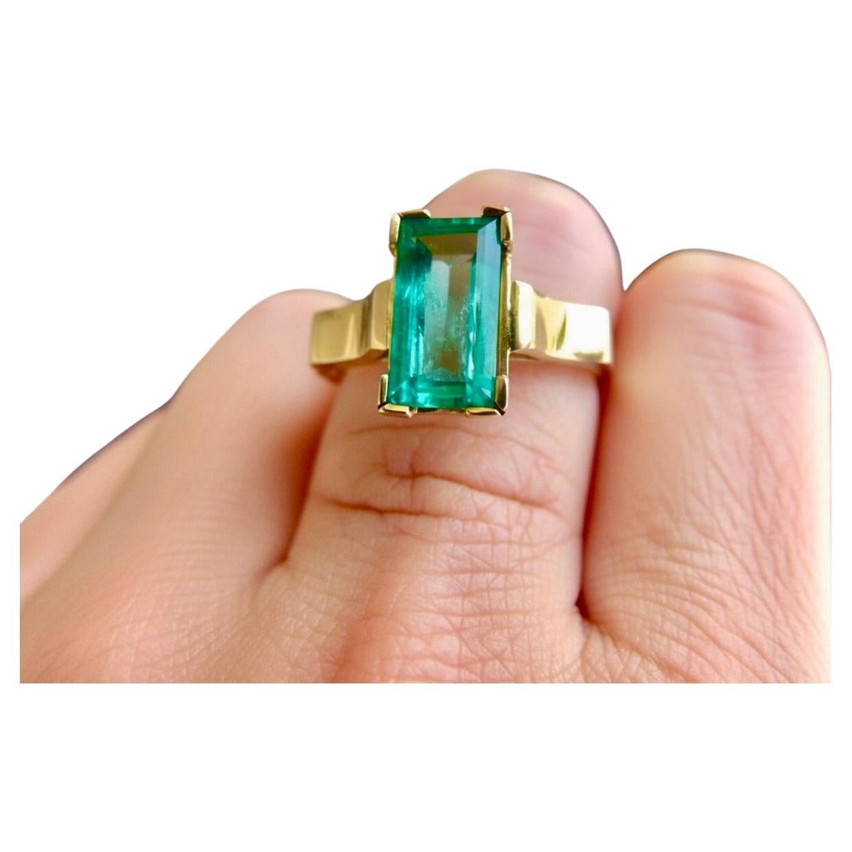 Bague solitaire en or jaune 18 carats avec émeraude de 2,0 carats