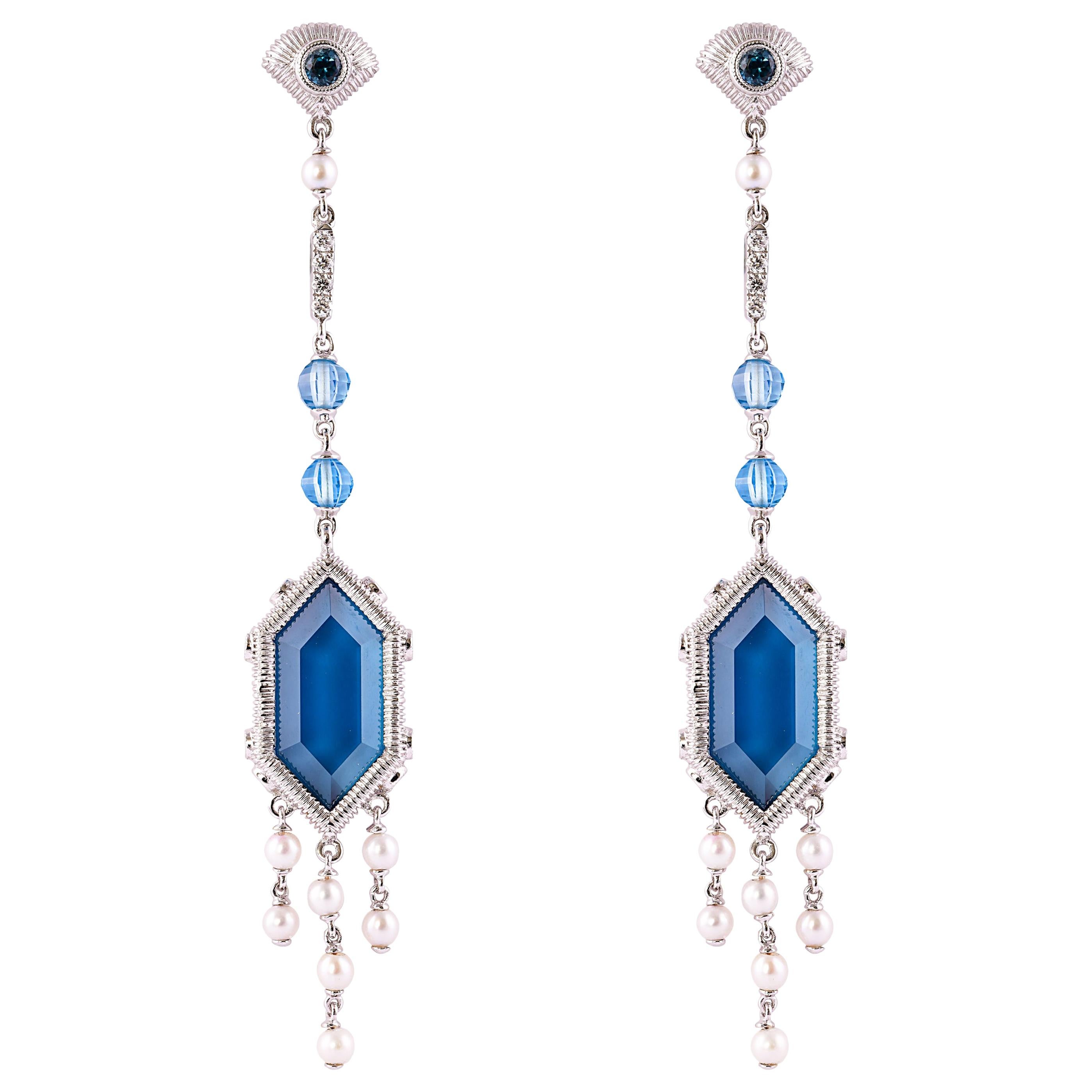 Boucles d'oreilles en or 18 carats avec topaze bleue de Londres de 20 carats et perles