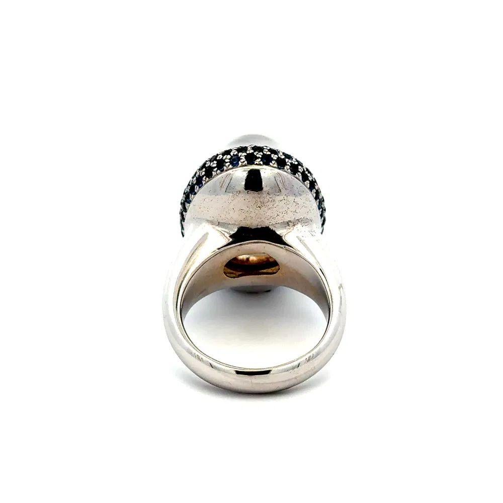 Statement-Cocktailring mit 20 Karat Mondstein und Saphir in Gold mit Halo (Gemischter Schliff) im Angebot