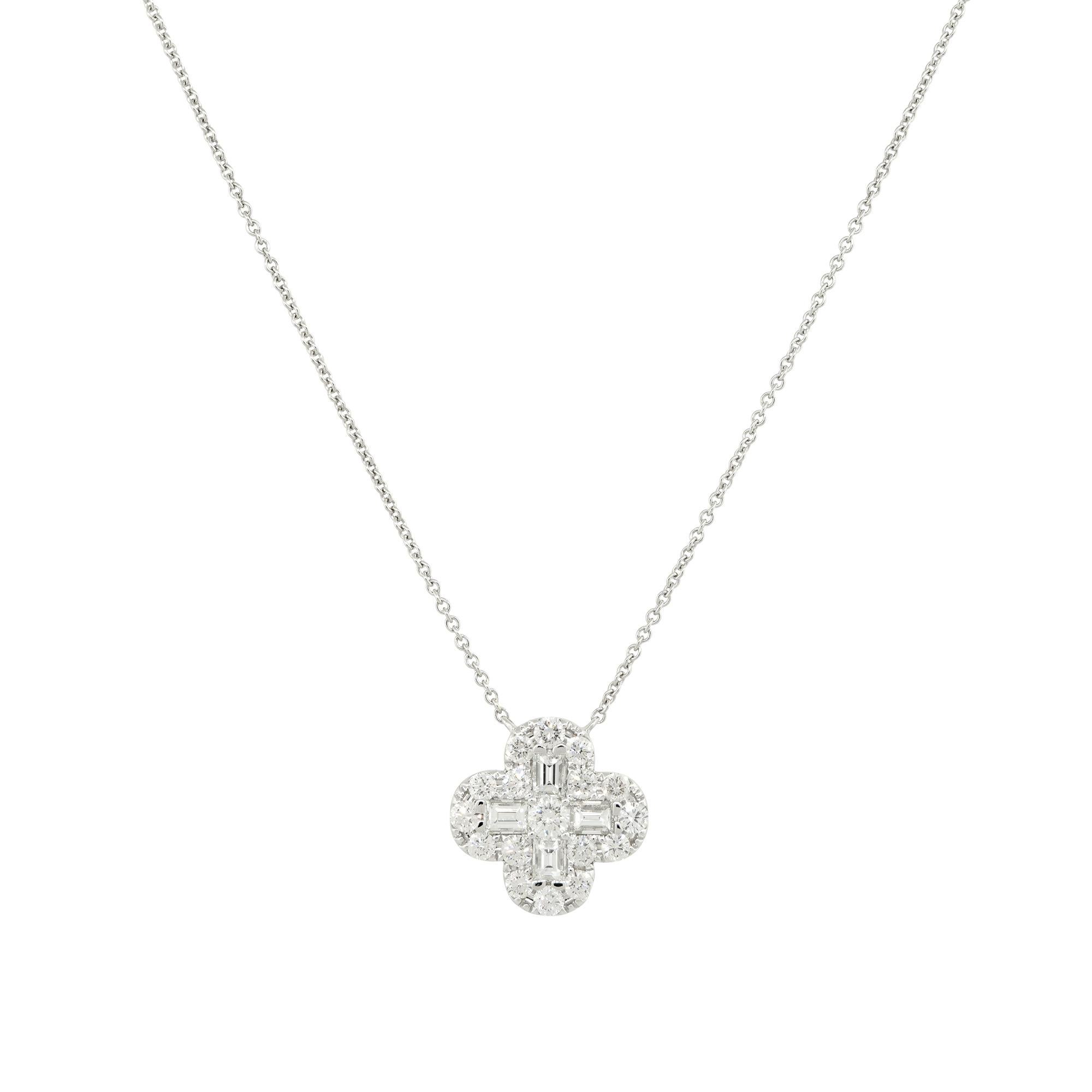 Collier trèfle en or 18 carats avec mosaïque de diamants de 2,0 carats Excellent état - En vente à Boca Raton, FL
