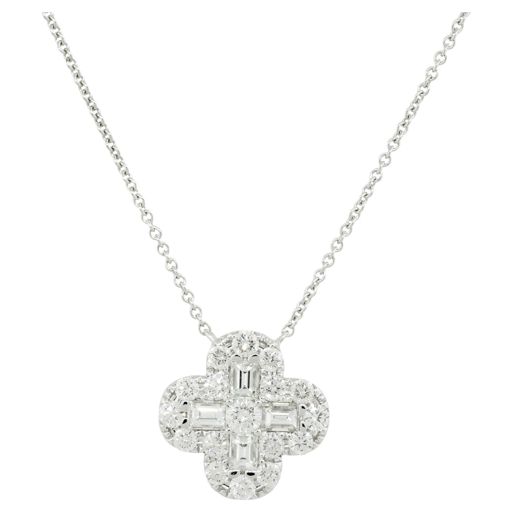 2.0 Carat Mosaic Diamond Clover Necklace 18 Karat in Stock For Sale