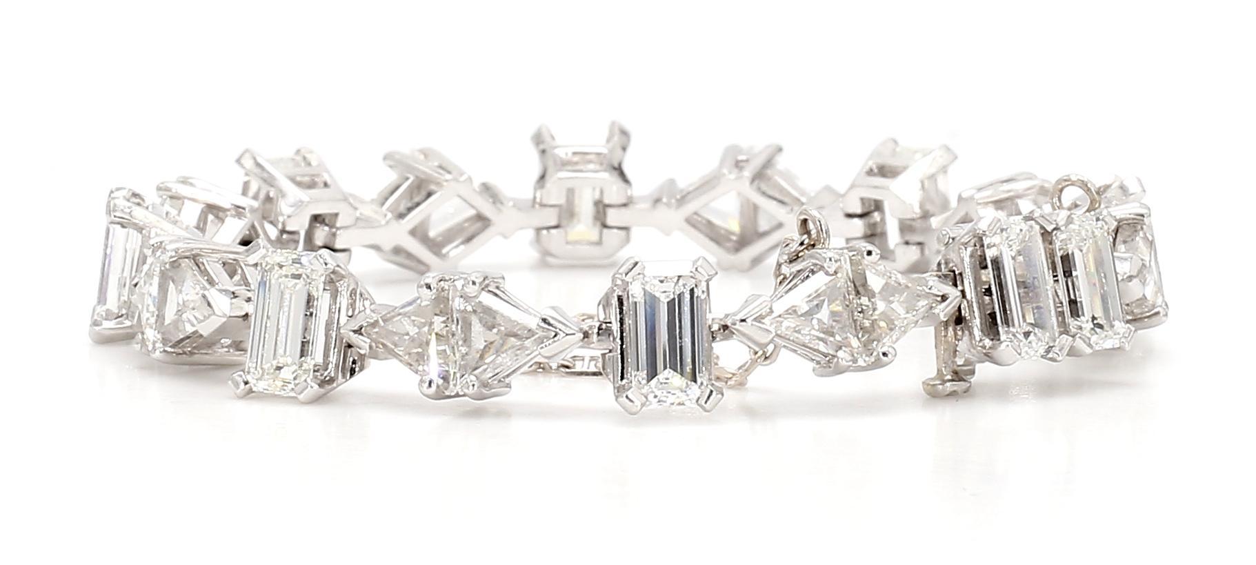 Women's 20 Carat Multi Shaped Diamond 18K Gold Bracelet For Sale