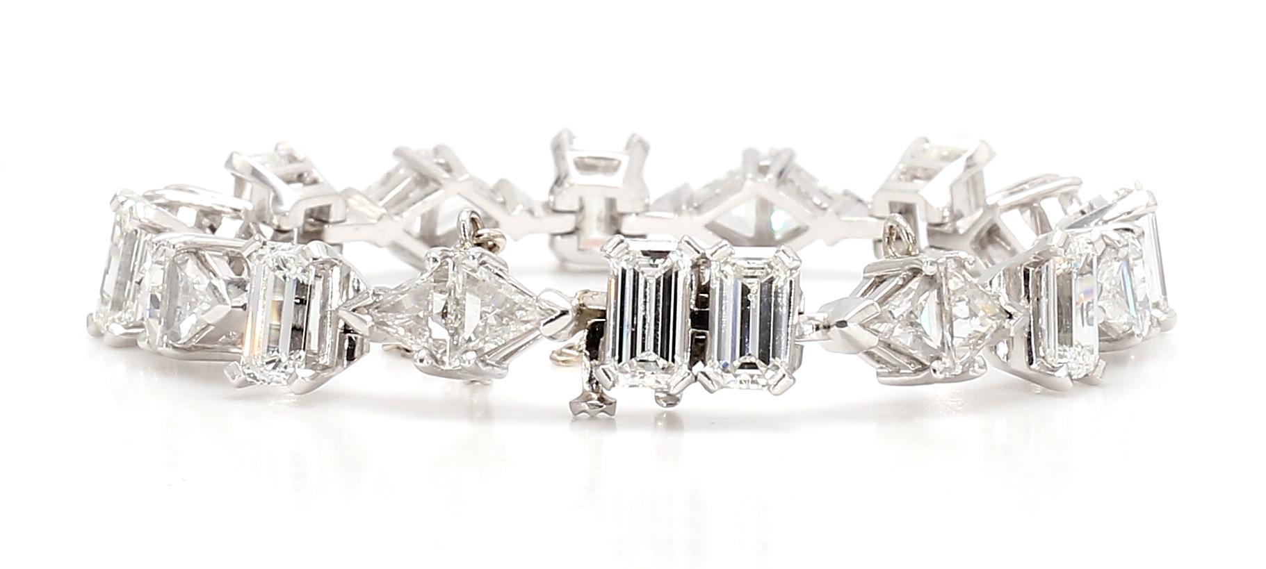 Bracelet en or 18 carats avec diamants multiformes de 20 carats en vente 2