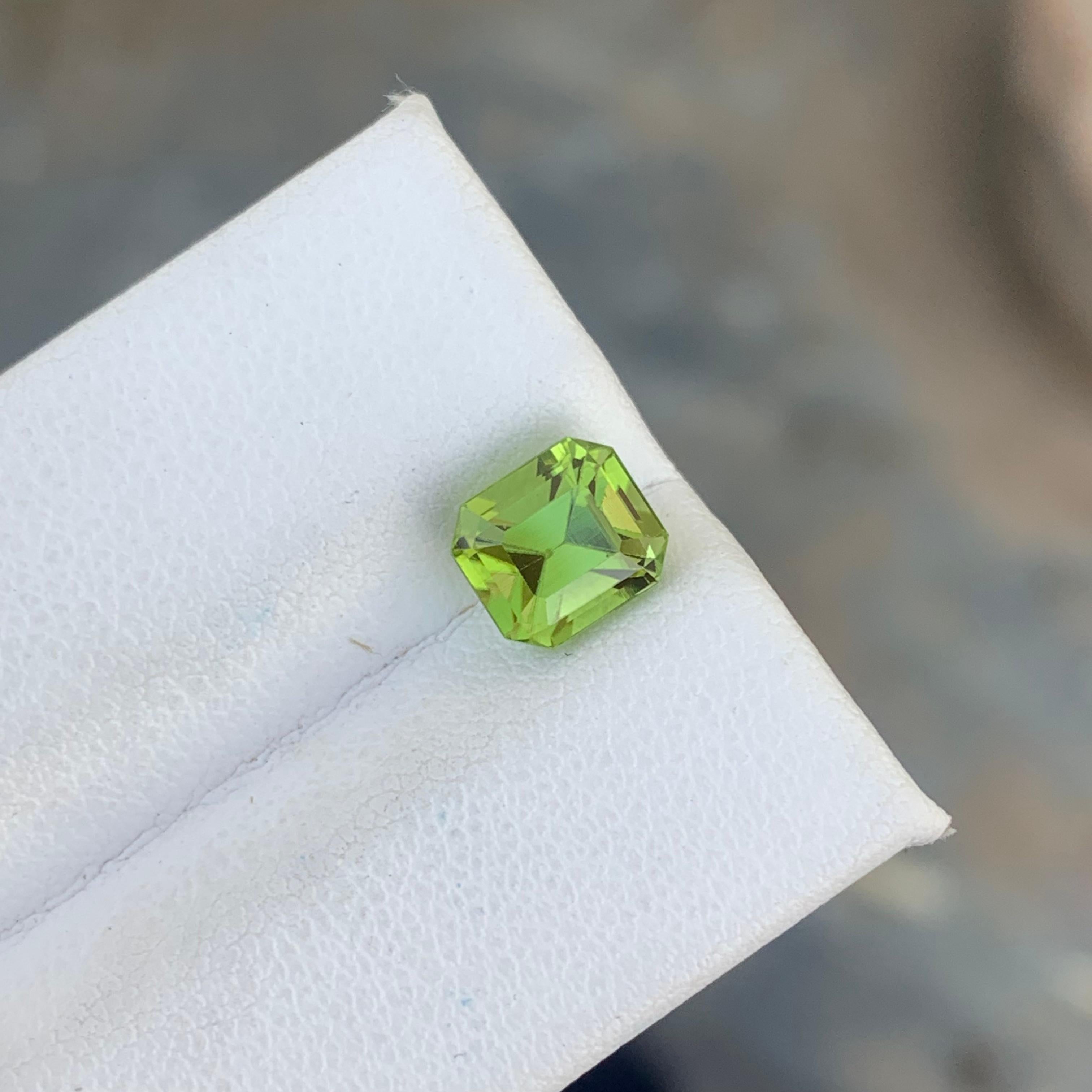 2.0 Carat Natural Loose Apple Green Peridot Gemstone For Ring Jewelry Making For Sale 5