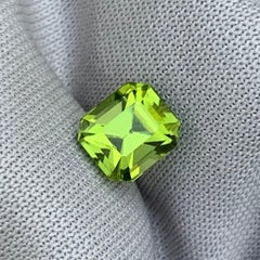 2.0 Carat Natural Loose Apple Green Peridot Gemstone For Ring Jewelry Making