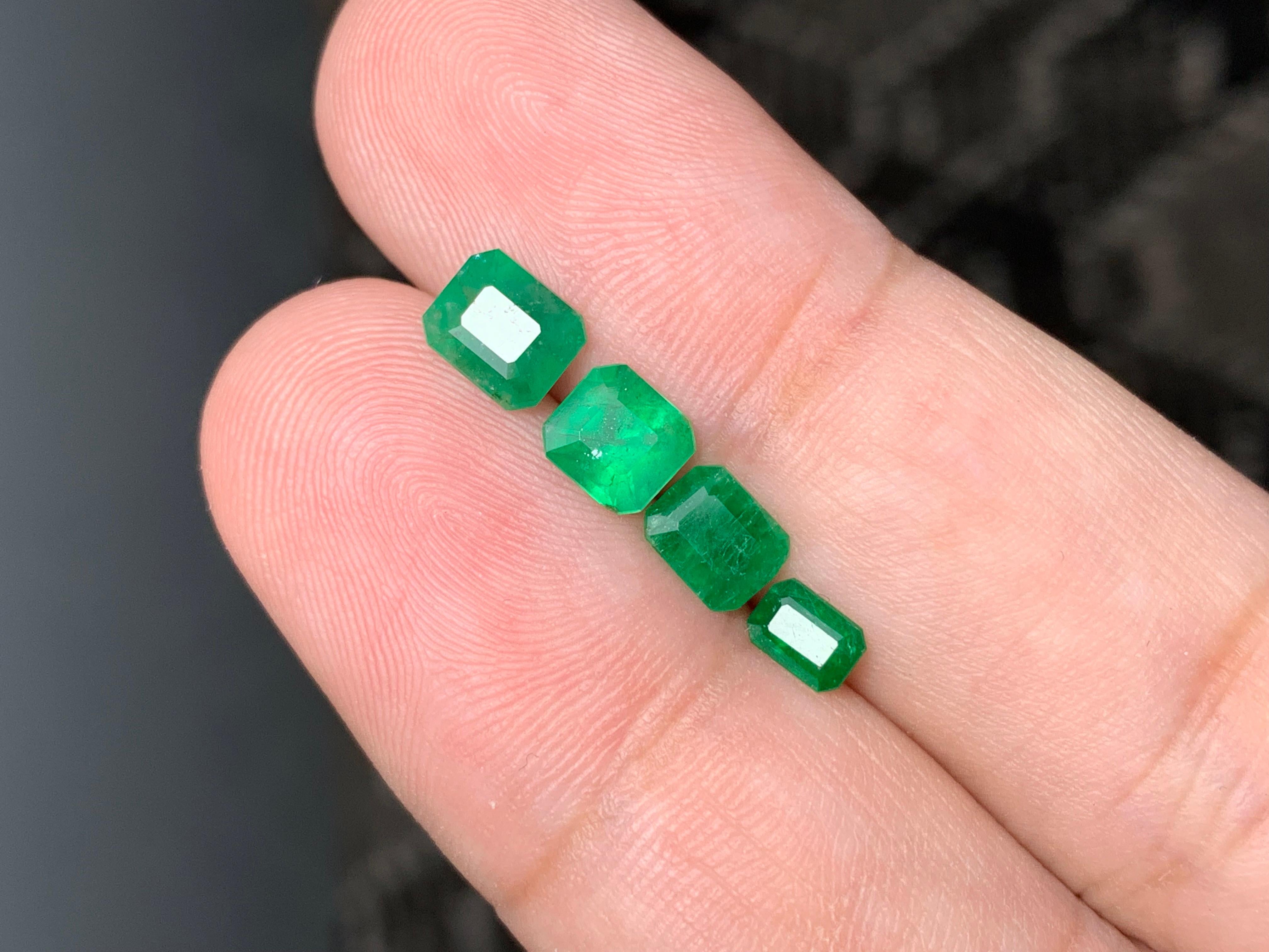 2.0 Carat Natural Loose Emerald Set For Jewellery Making For Sale 4