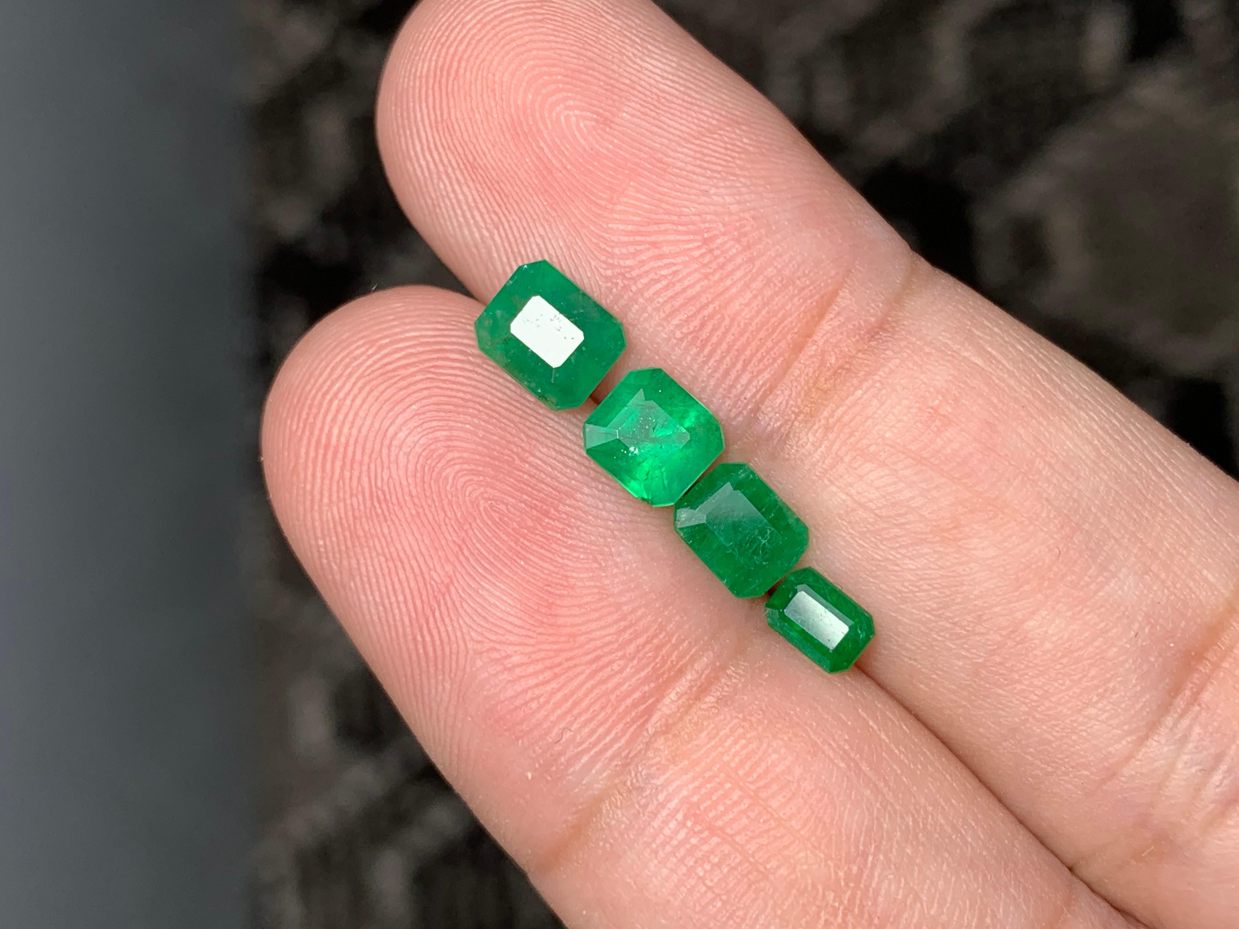 2.0 Carat Natural Loose Emerald Set For Jewellery Making For Sale 5