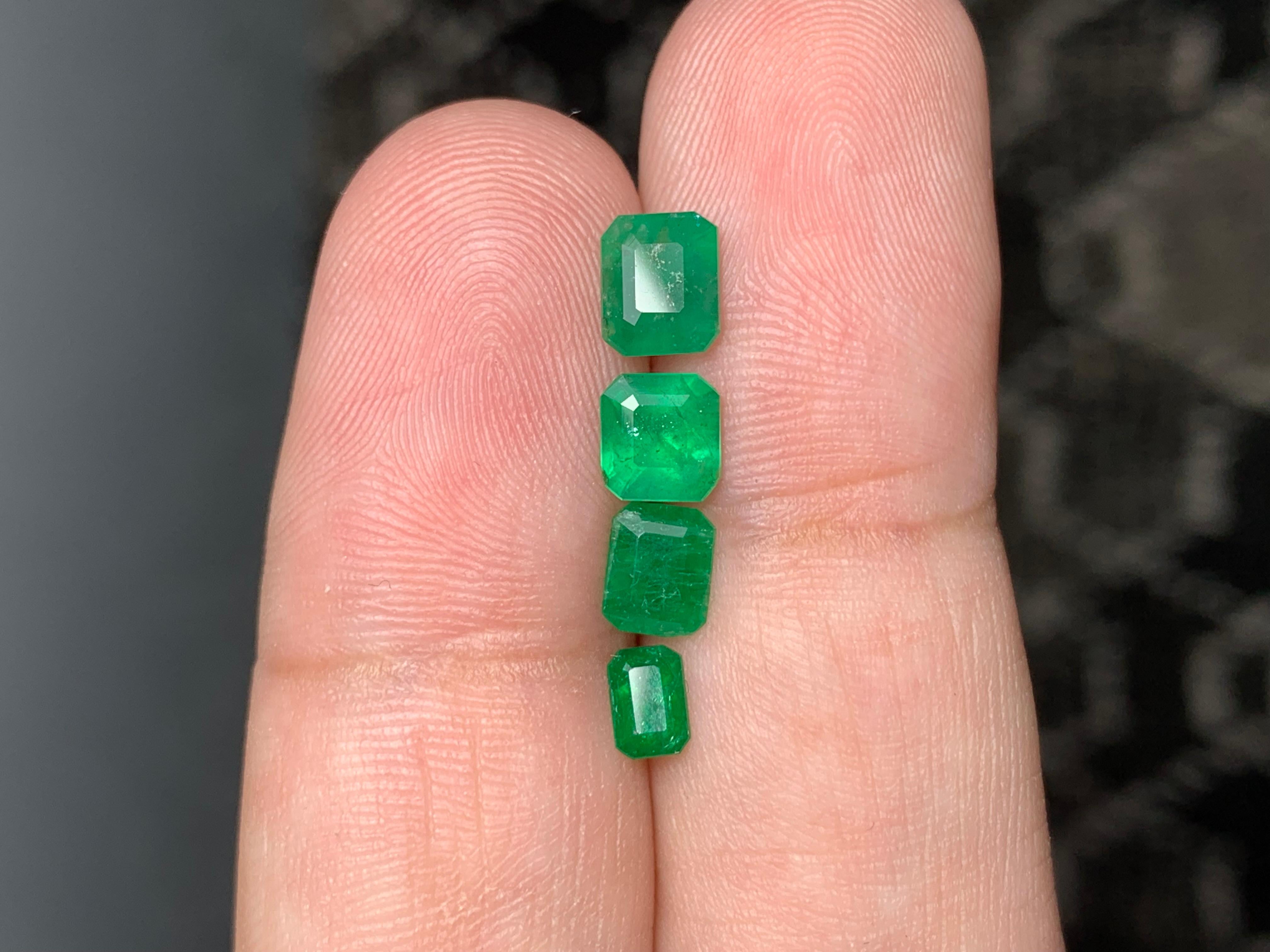 2.0 Carat Natural Loose Emerald Set For Jewellery Making  For Sale 6