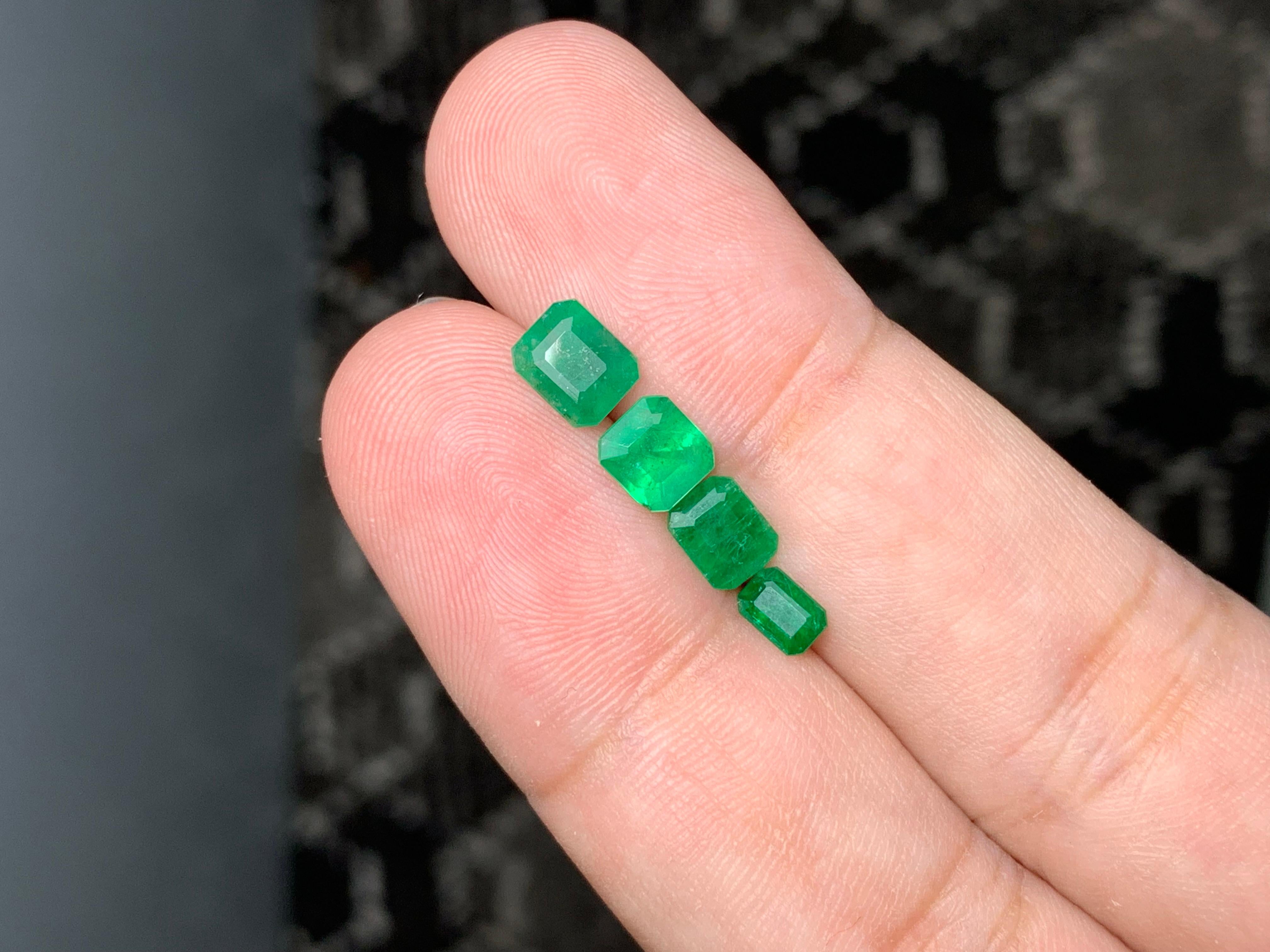 Arts and Crafts 2.0 Carat Natural Loose Emerald Set For Jewellery Making  For Sale